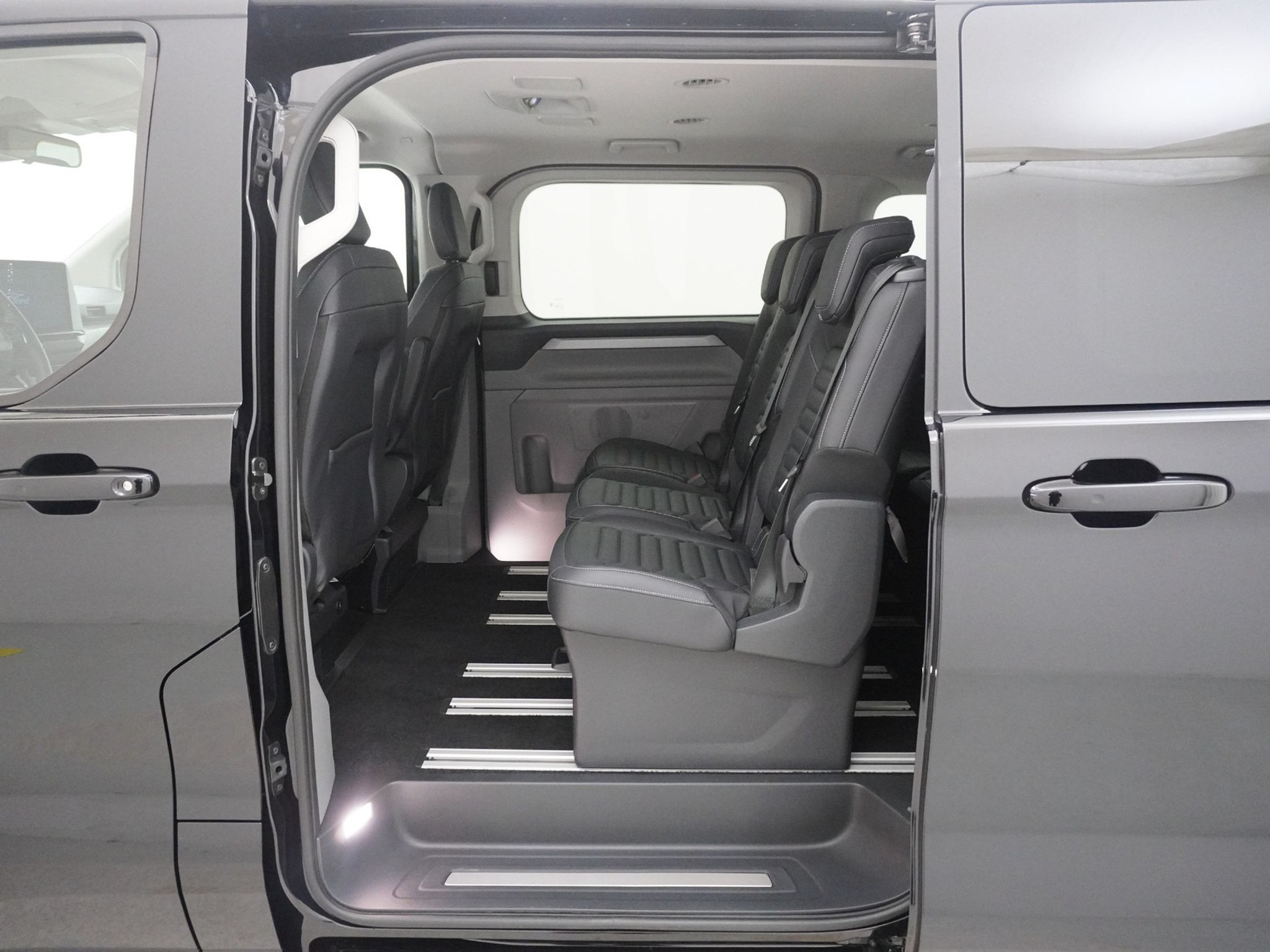 listing desktop thumbnail image 13