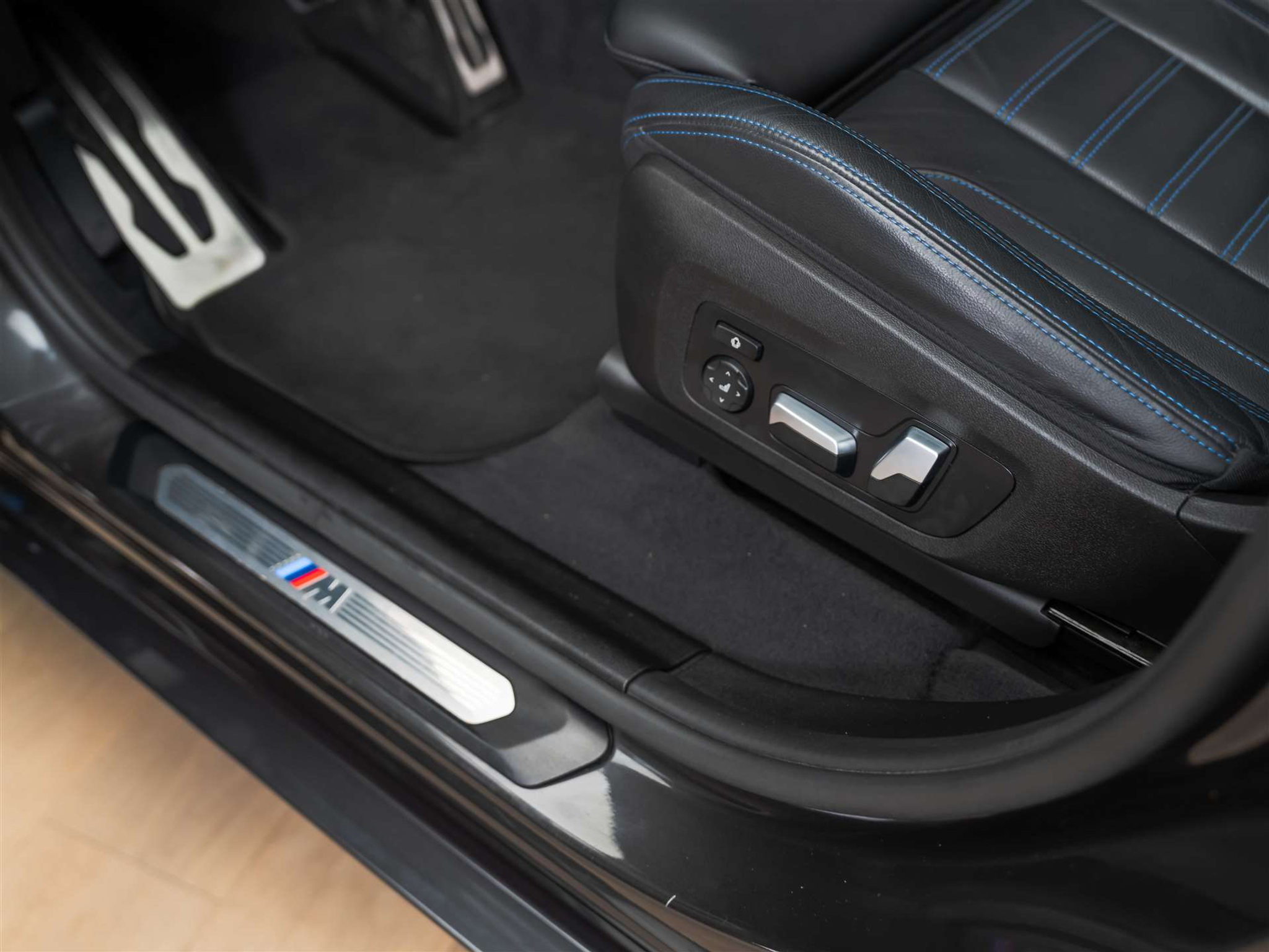 listing desktop thumbnail image 24