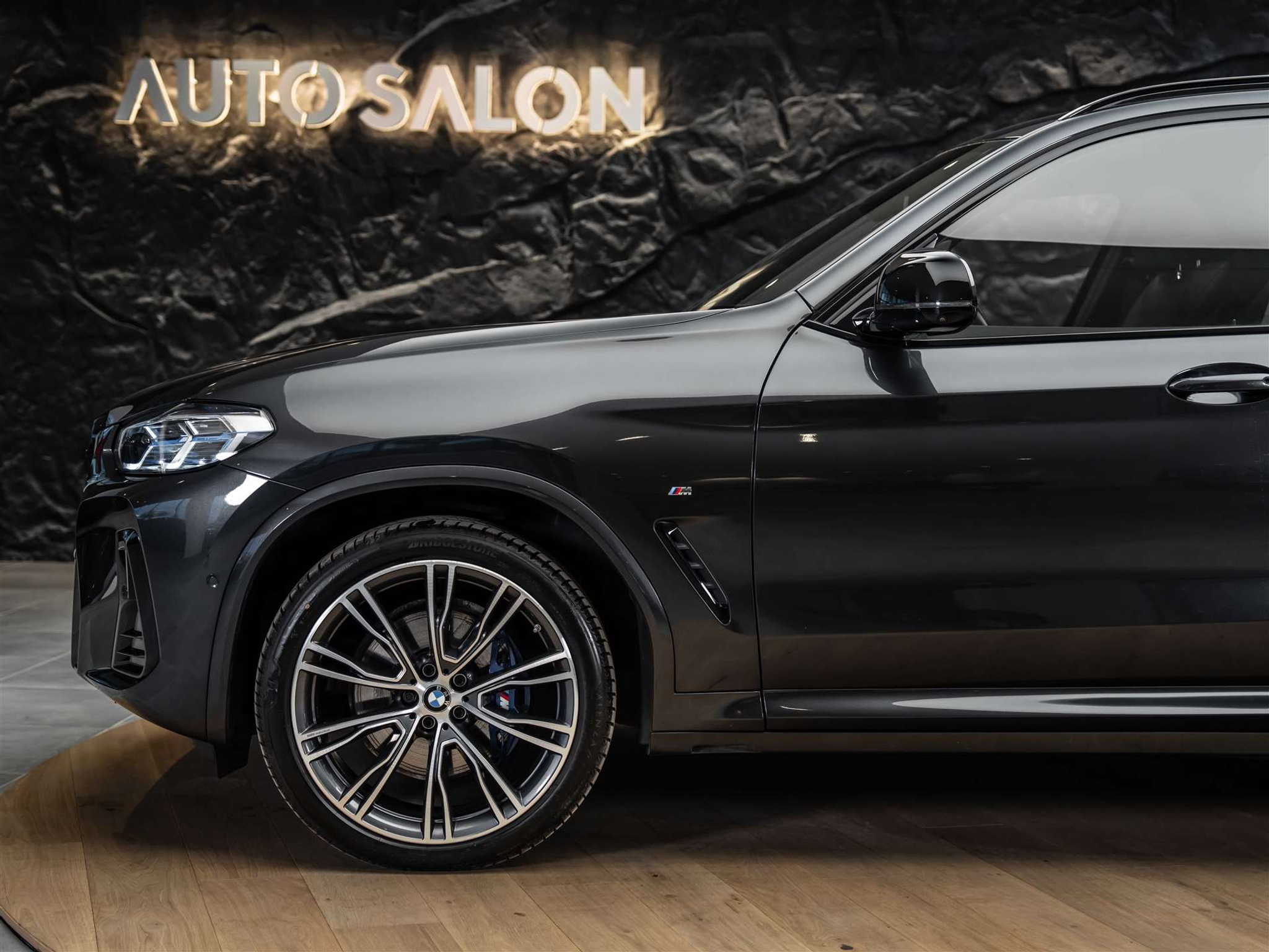 listing desktop thumbnail image 18