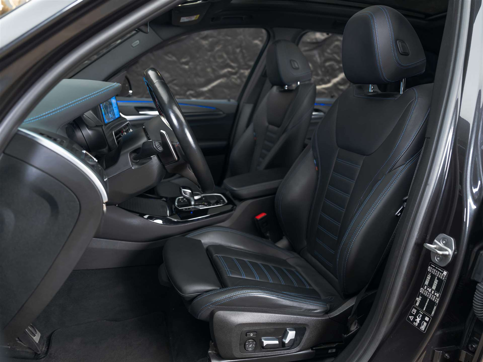 listing desktop thumbnail image 9