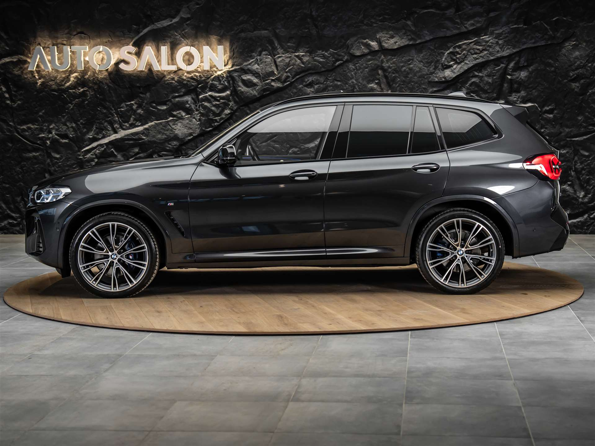 listing desktop thumbnail image 1