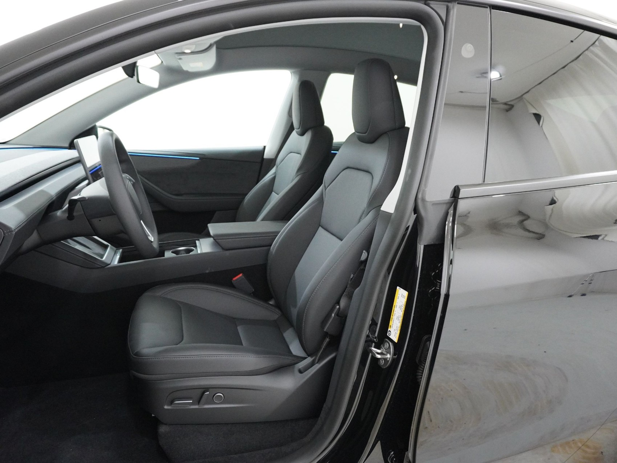 listing desktop thumbnail image 12