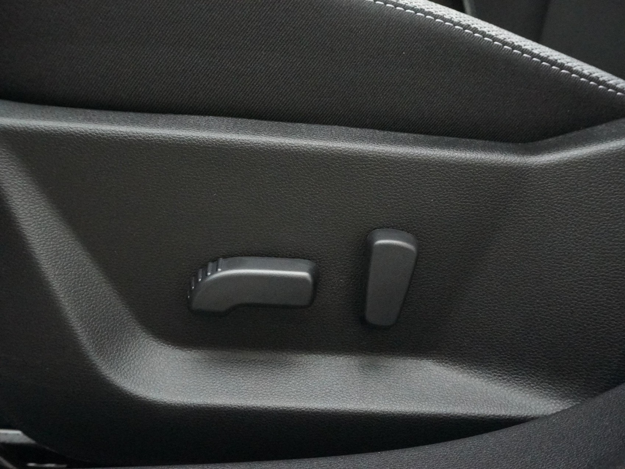 listing desktop thumbnail image 13