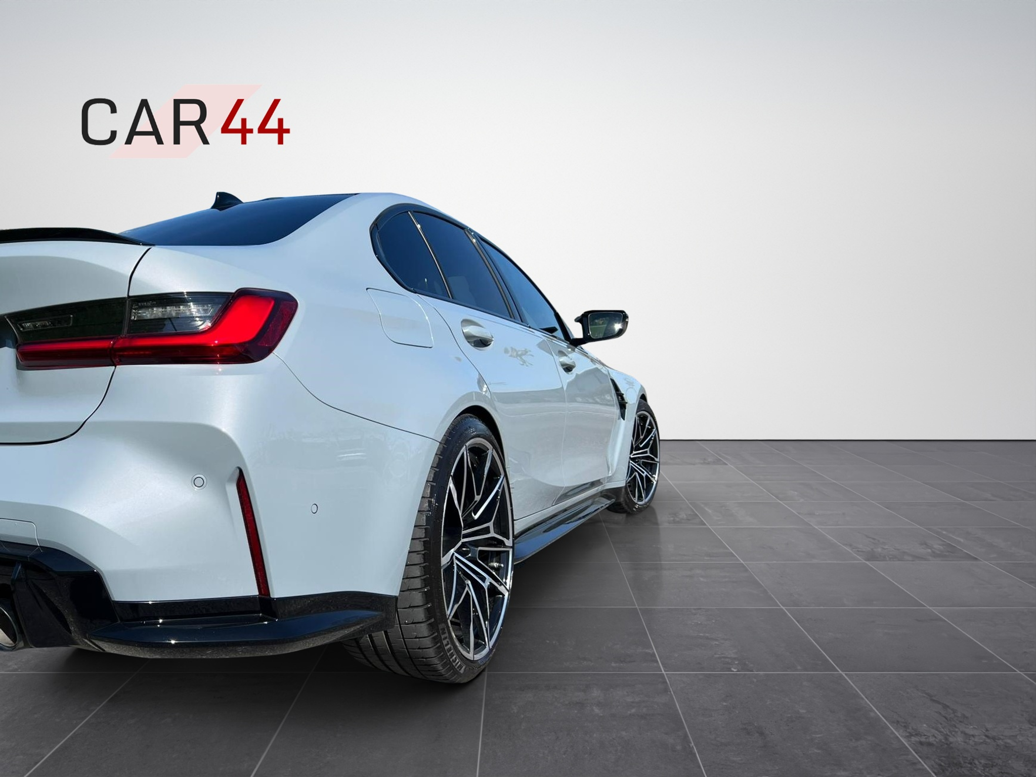 listing desktop thumbnail image 23