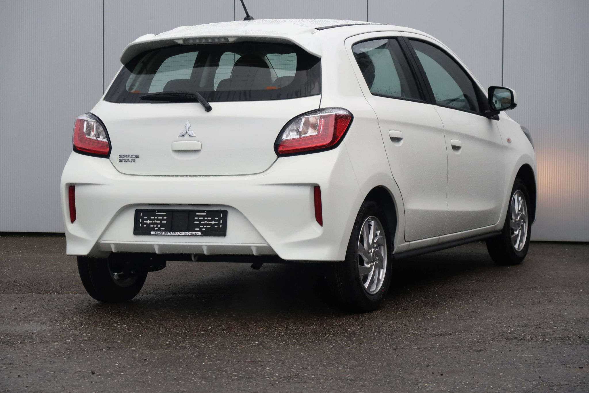 listing desktop thumbnail image 2