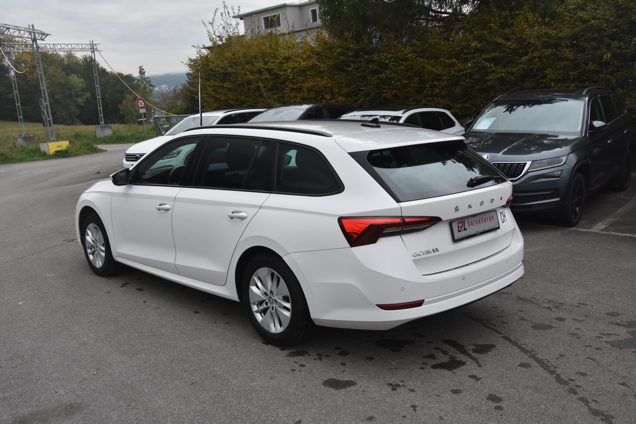 listing desktop thumbnail image 6