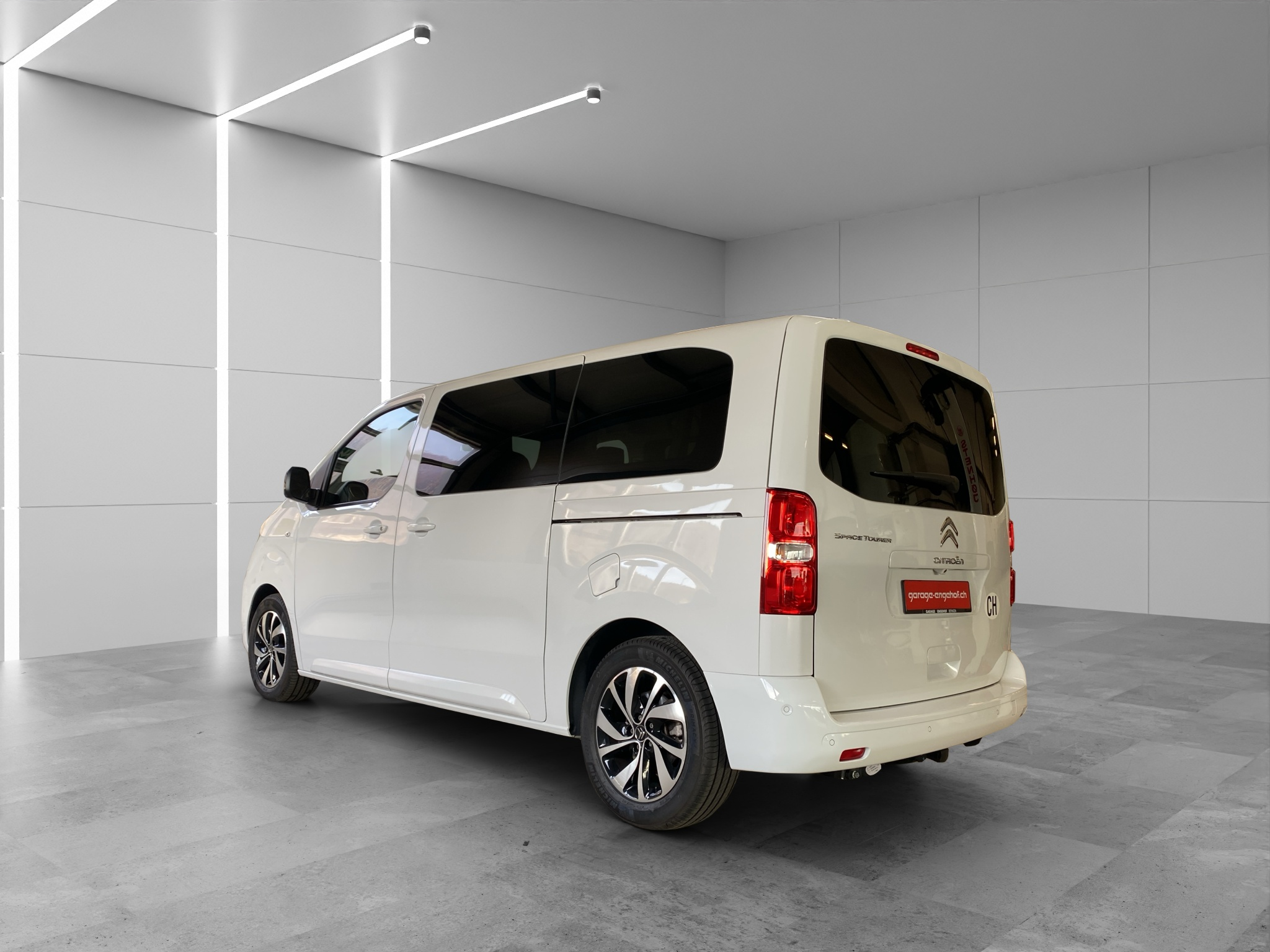 listing desktop thumbnail image 4