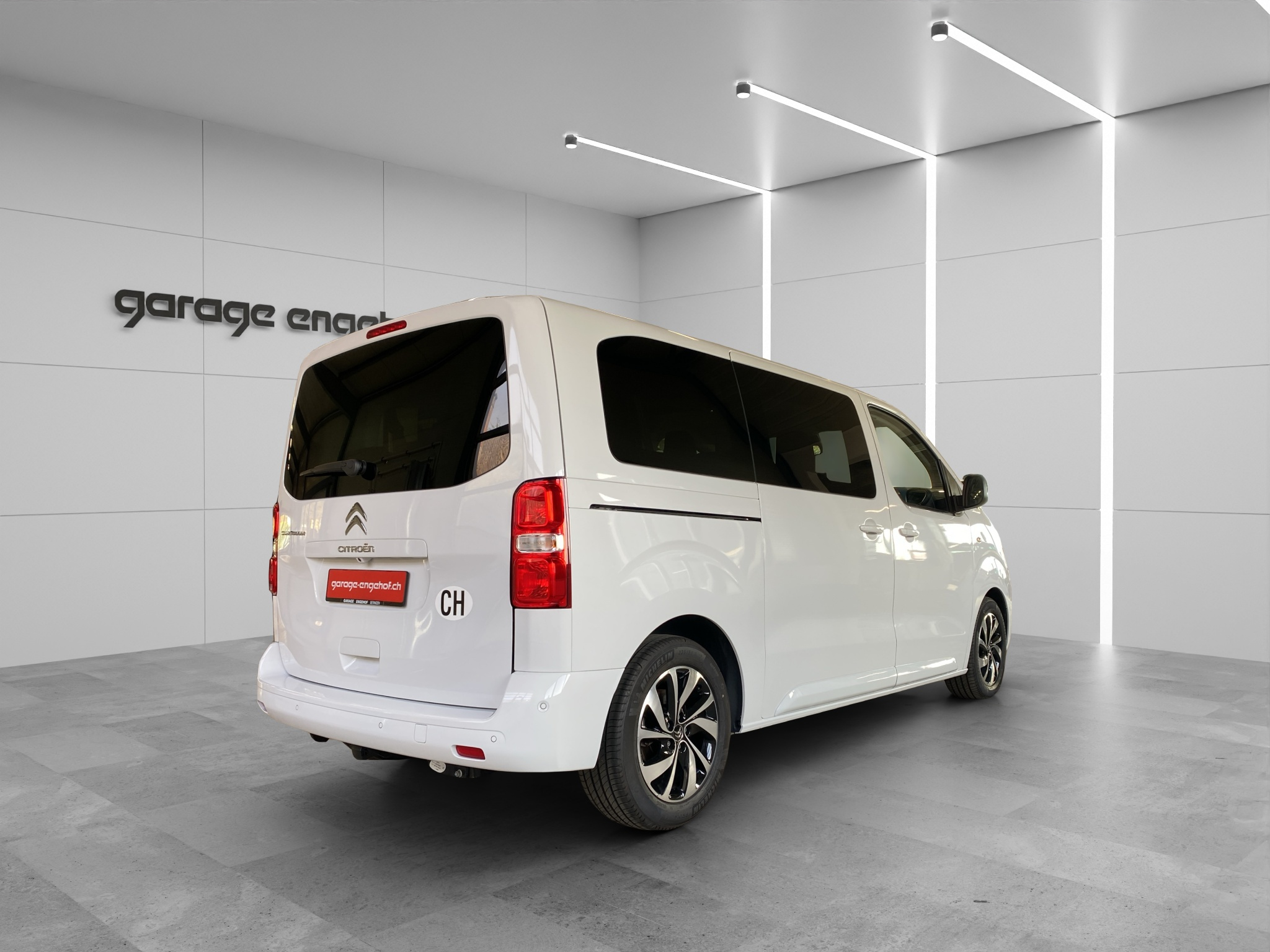 listing desktop thumbnail image 6