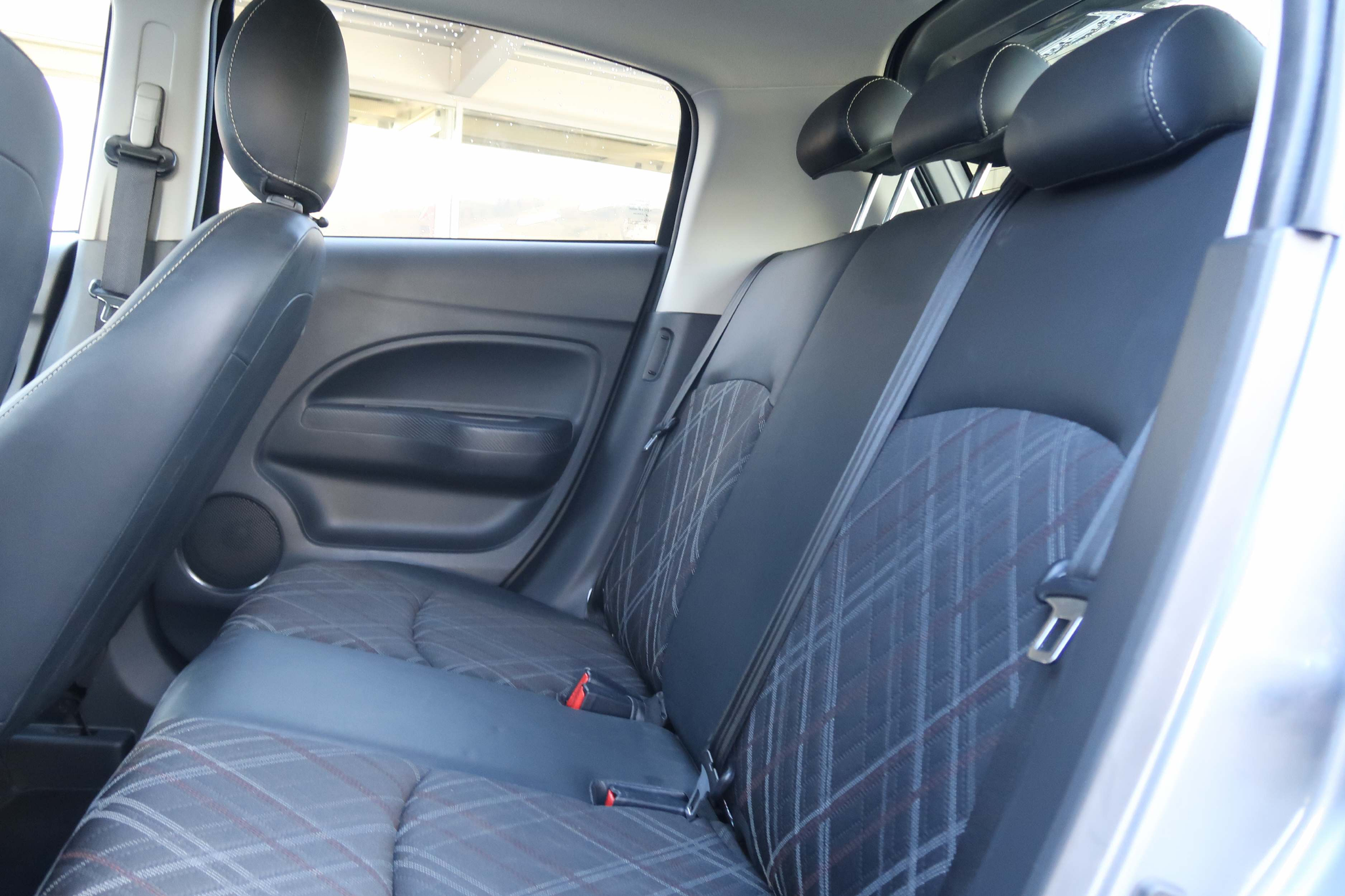 listing desktop thumbnail image 10