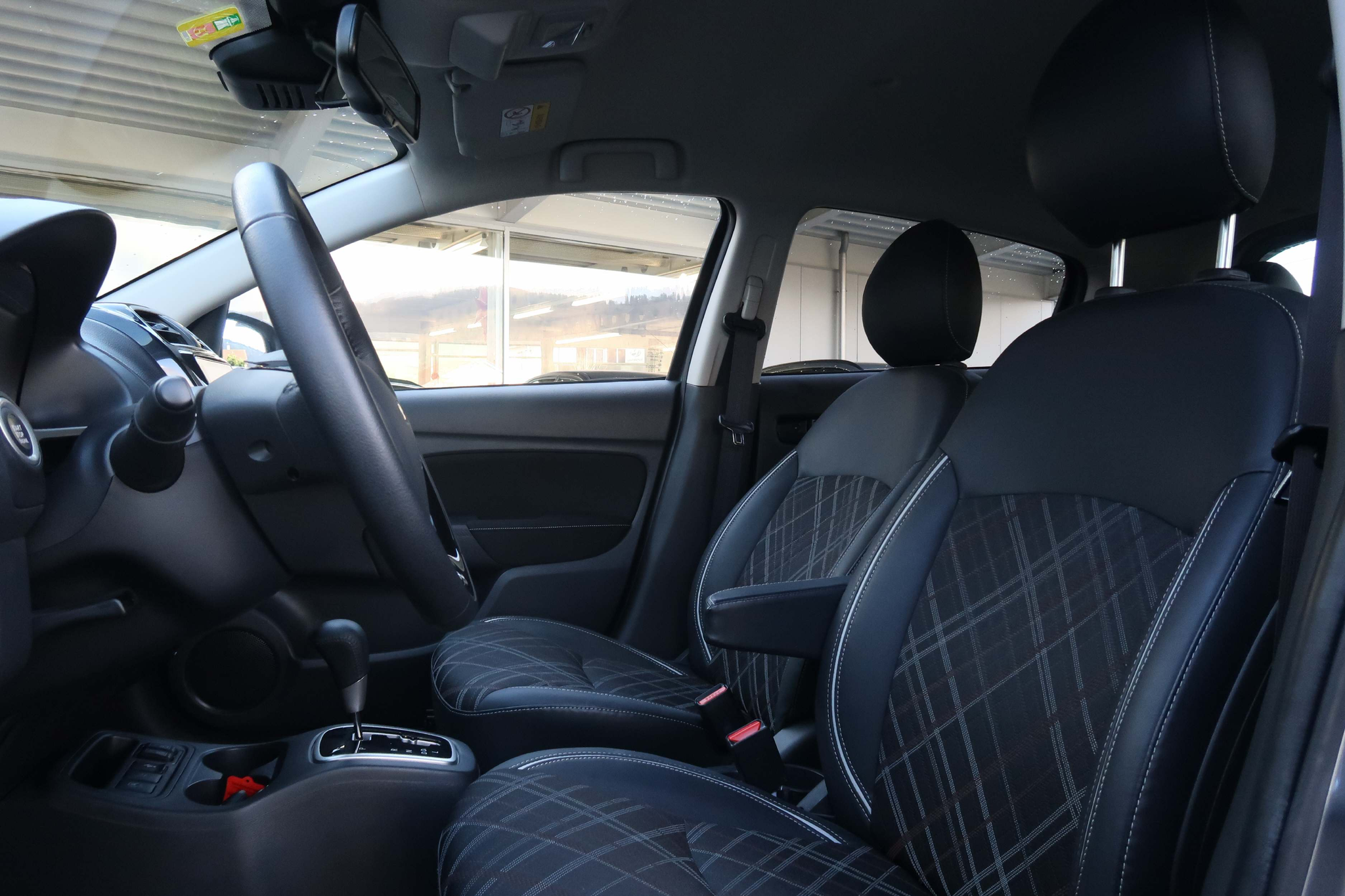 listing desktop thumbnail image 9