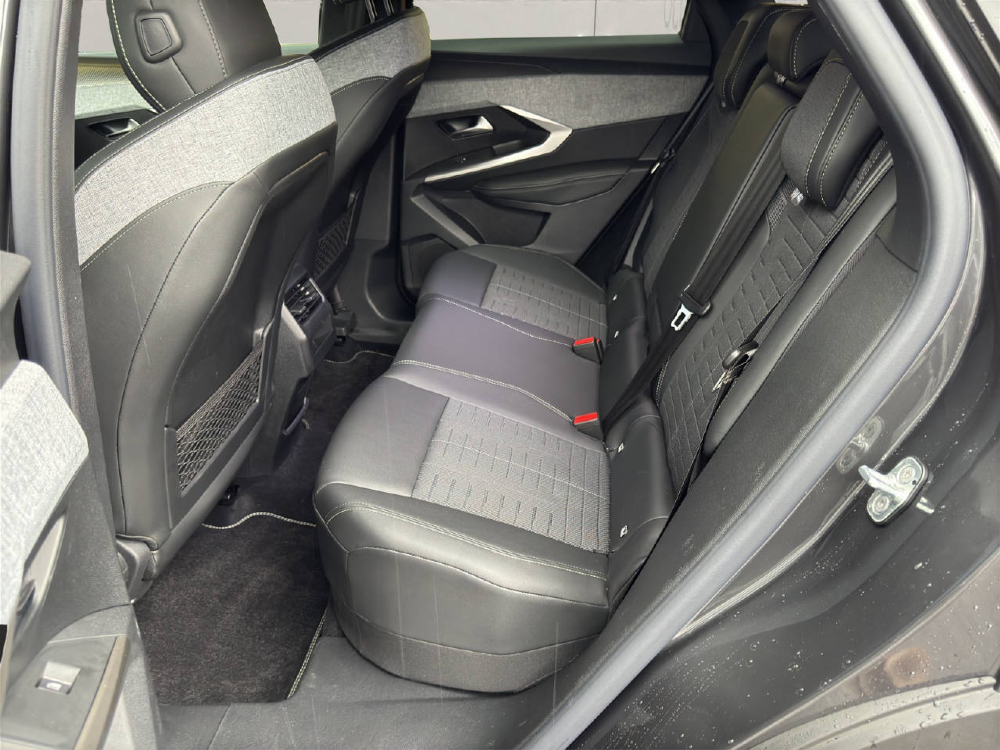 listing desktop thumbnail image 11