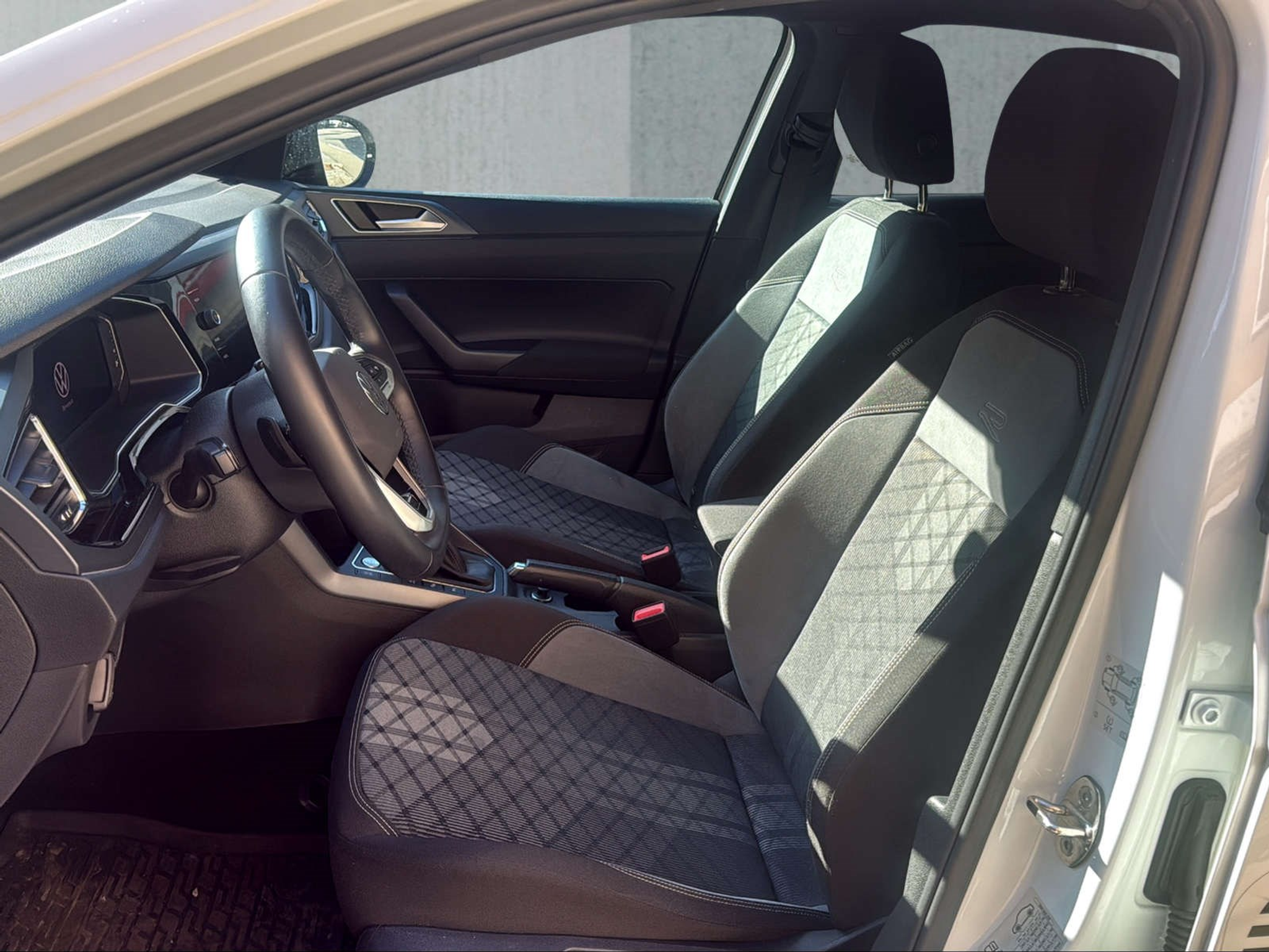 listing desktop thumbnail image 10