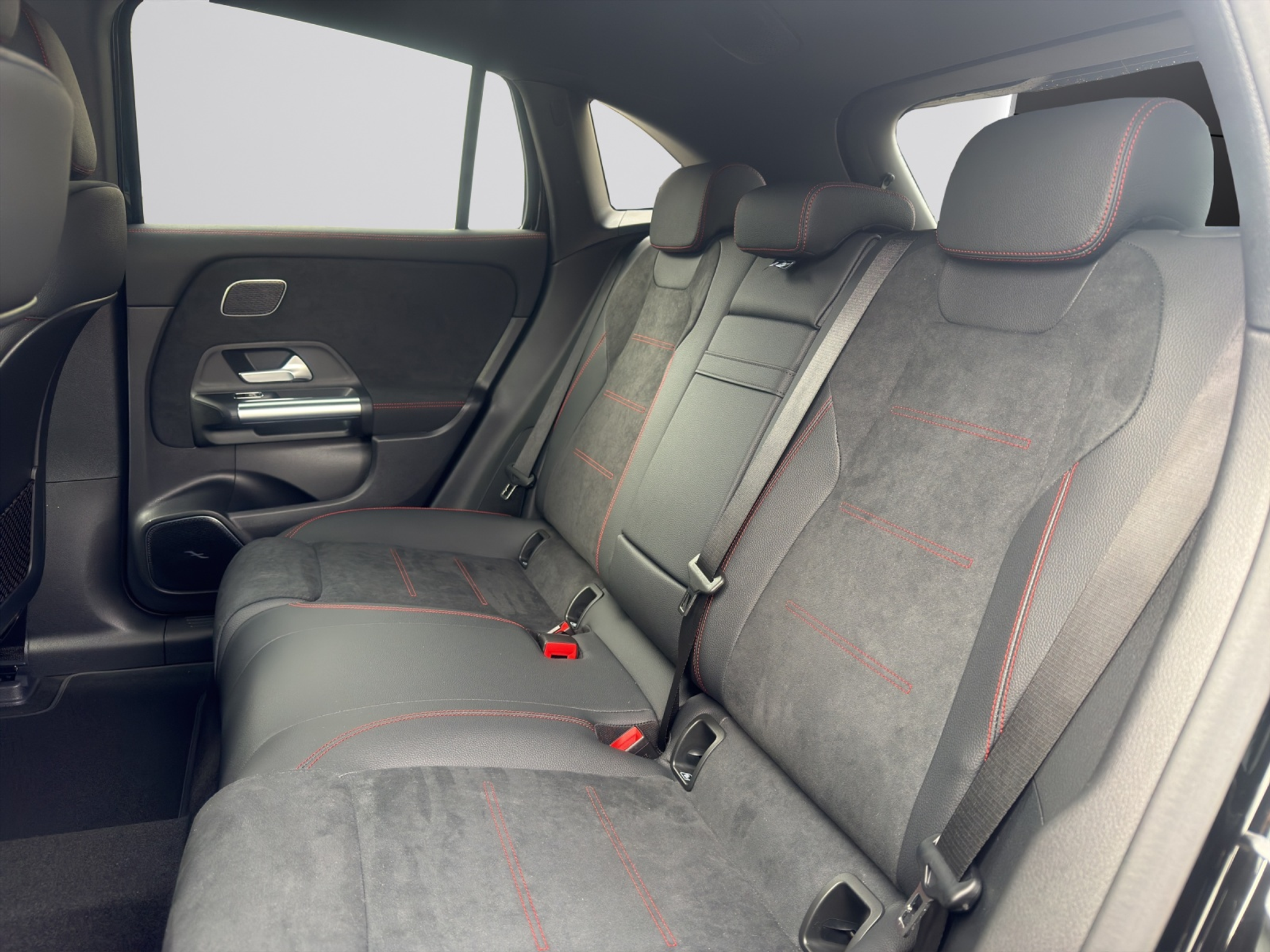 listing desktop thumbnail image 7