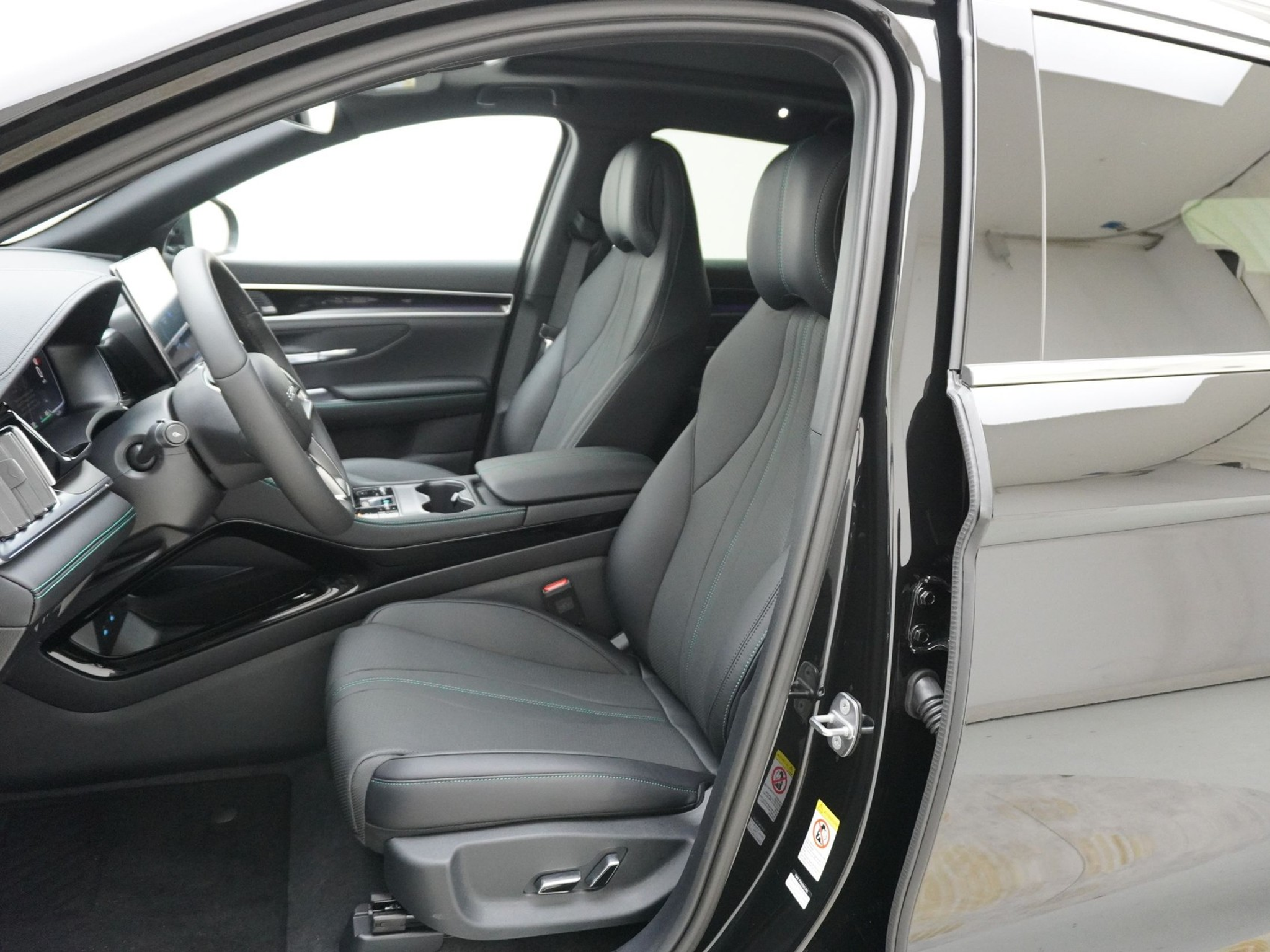 listing desktop thumbnail image 11