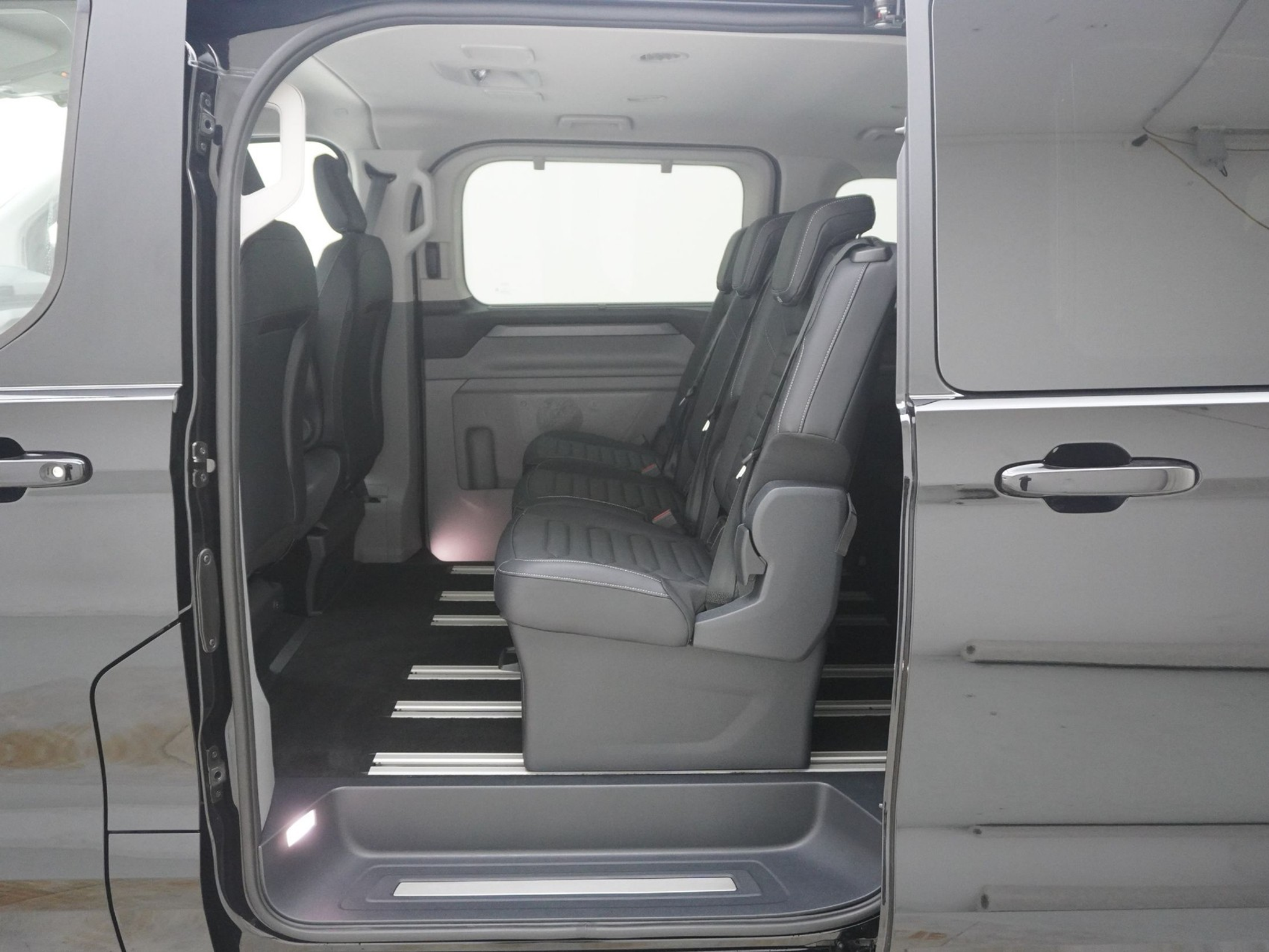 listing desktop thumbnail image 13