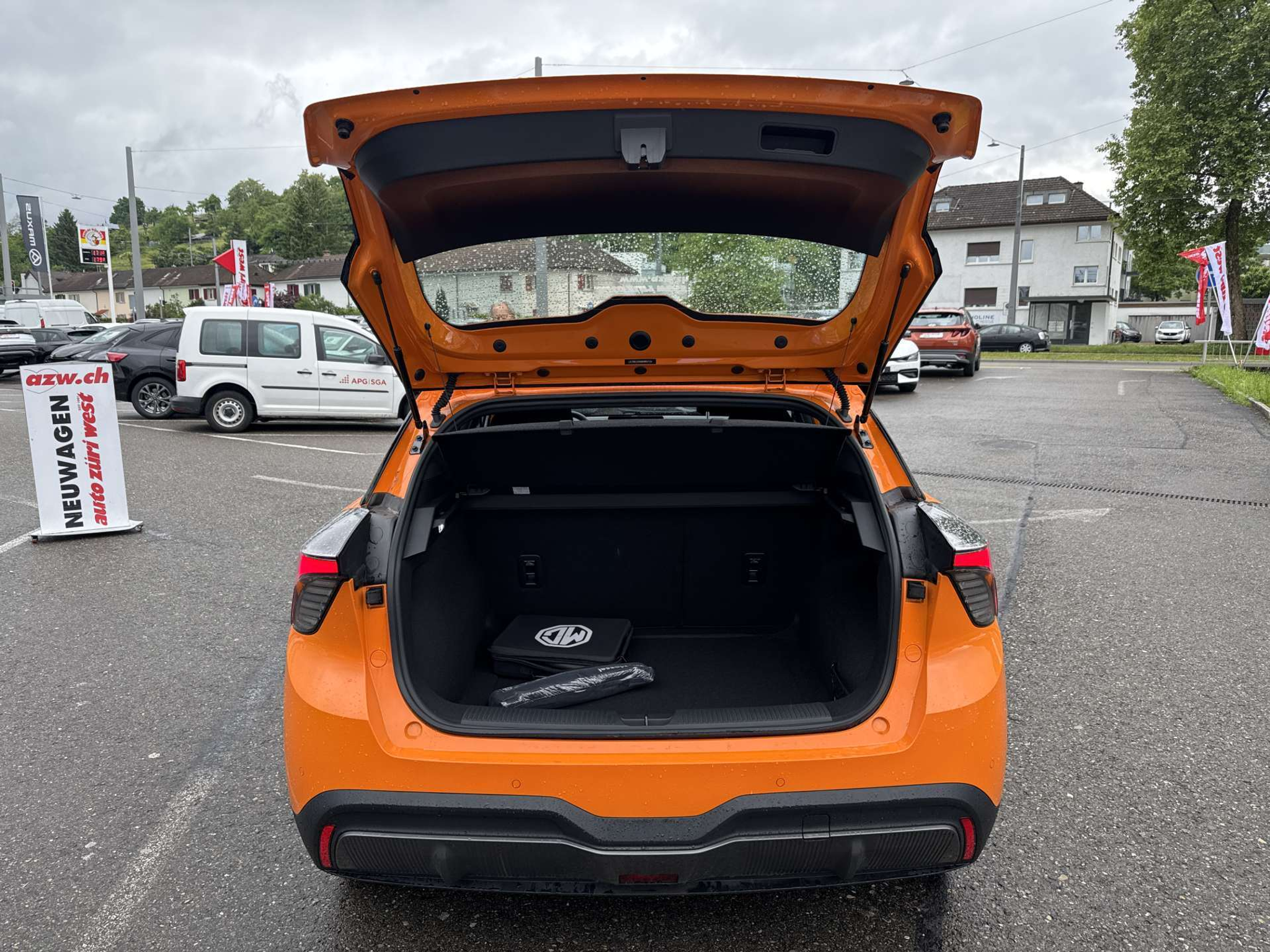 listing desktop thumbnail image 6