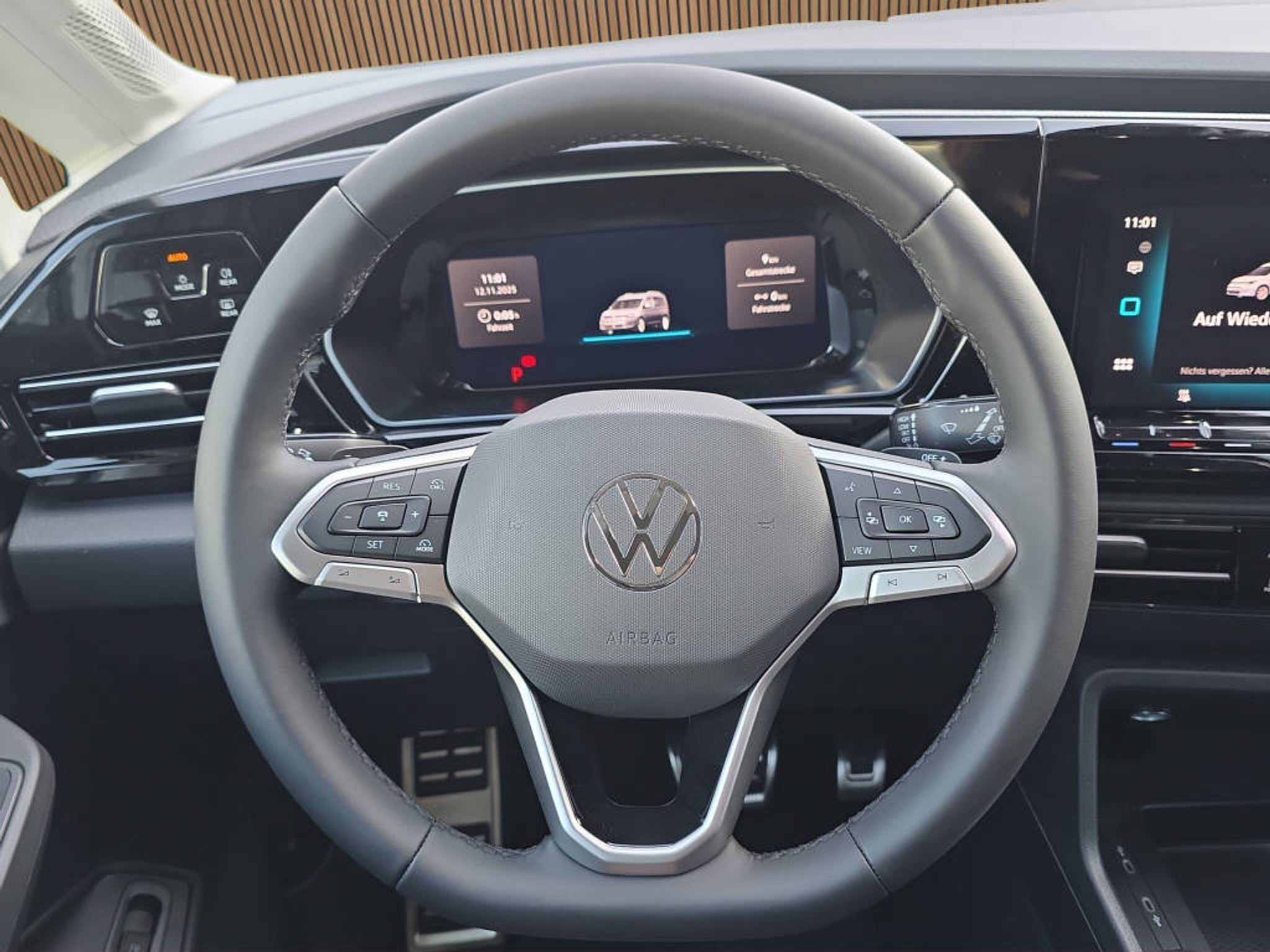 listing desktop thumbnail image 17