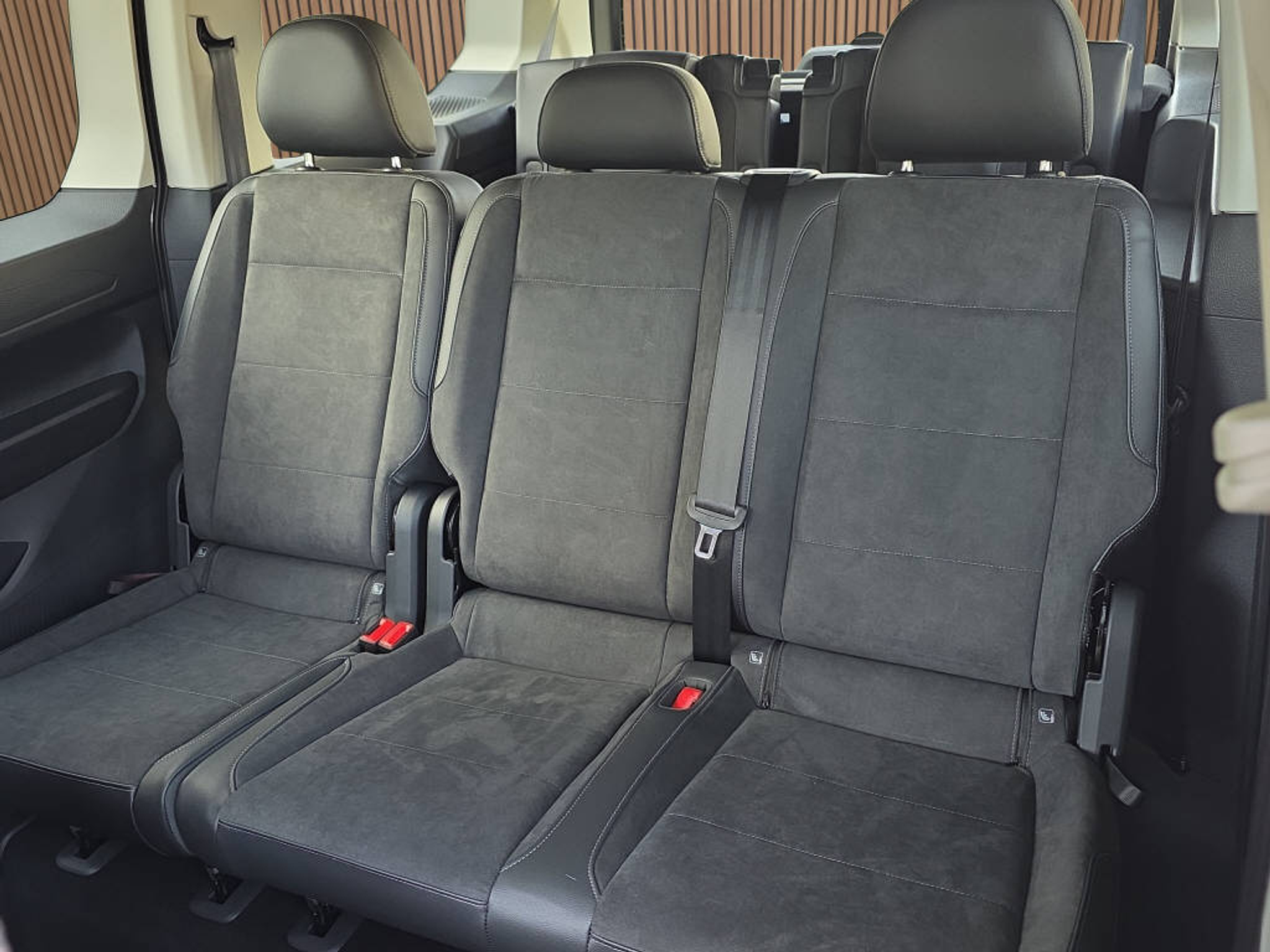 listing desktop thumbnail image 14