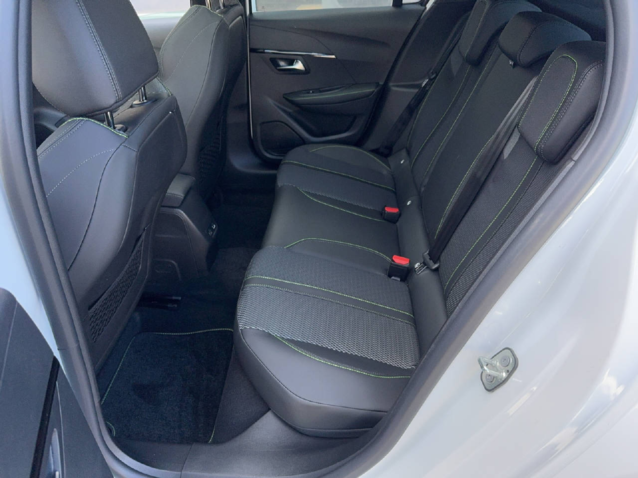 listing desktop thumbnail image 14