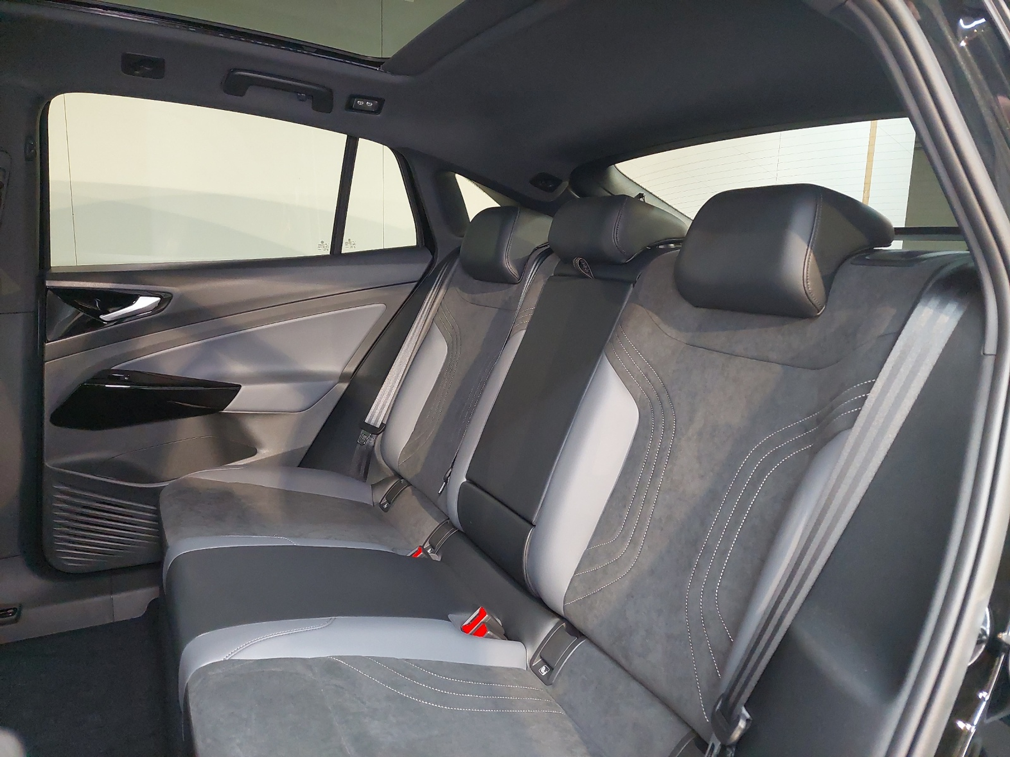 listing desktop thumbnail image 8