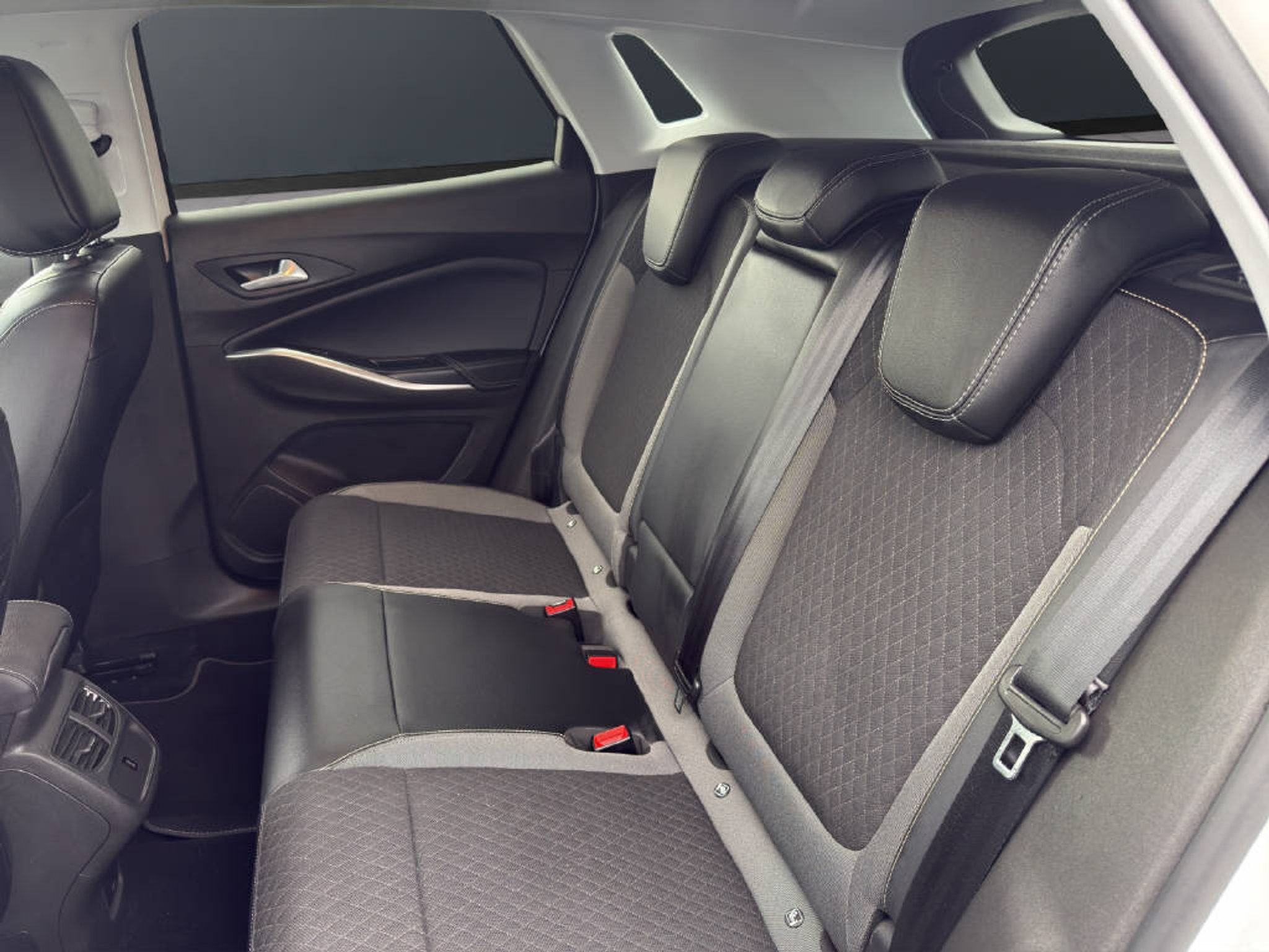 listing desktop thumbnail image 10