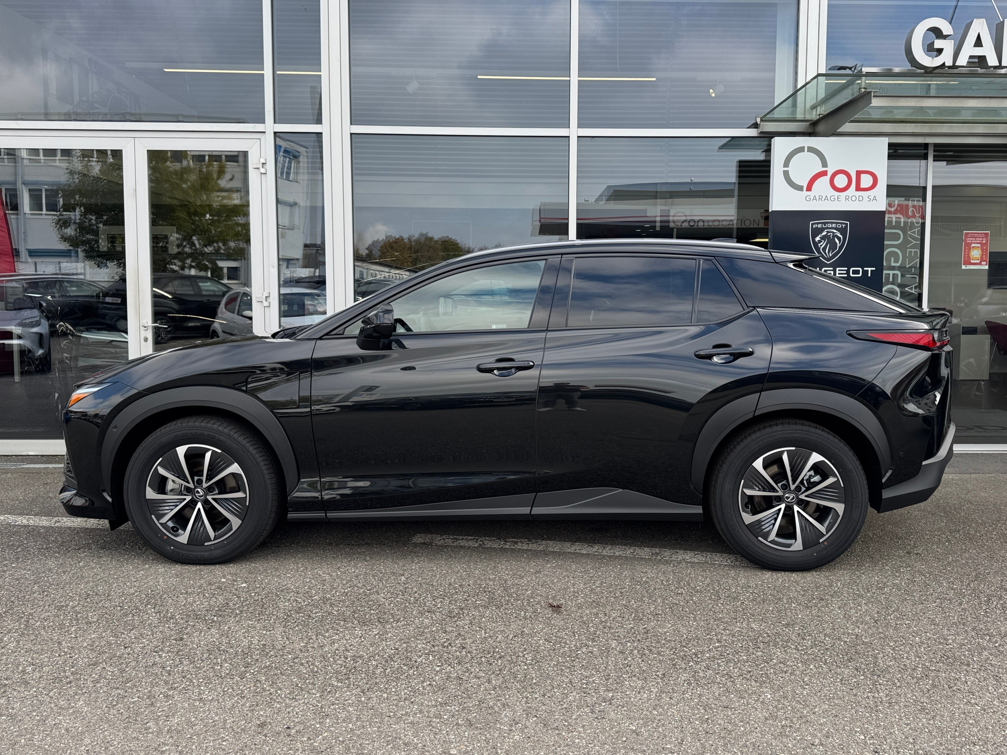 listing desktop thumbnail image 4