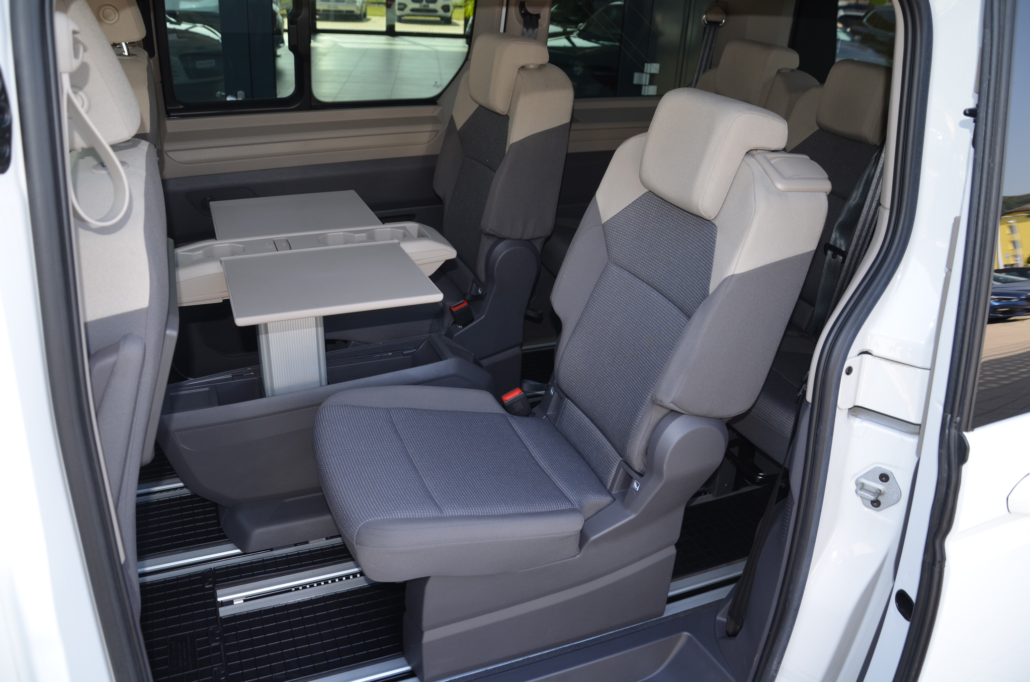 listing desktop thumbnail image 11