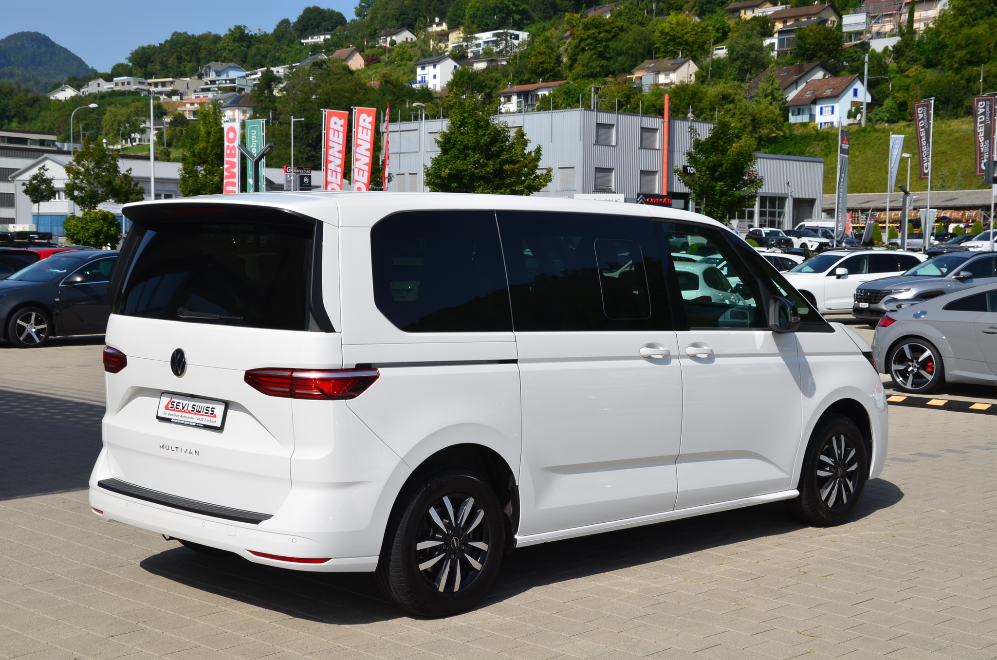 listing desktop thumbnail image 3