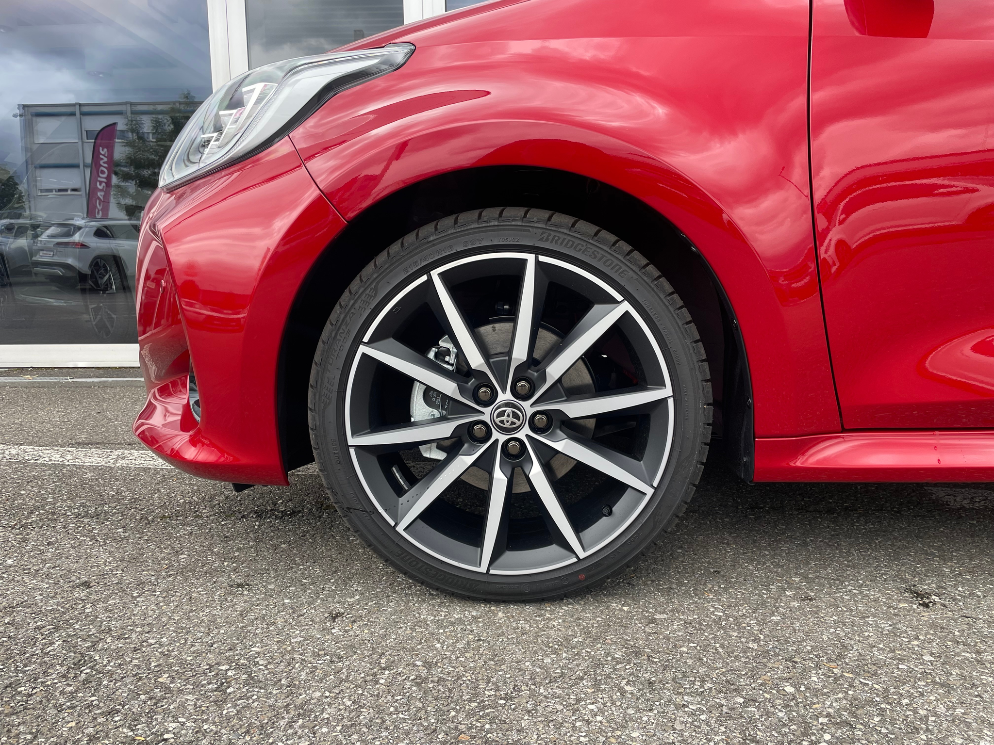 listing desktop thumbnail image 6