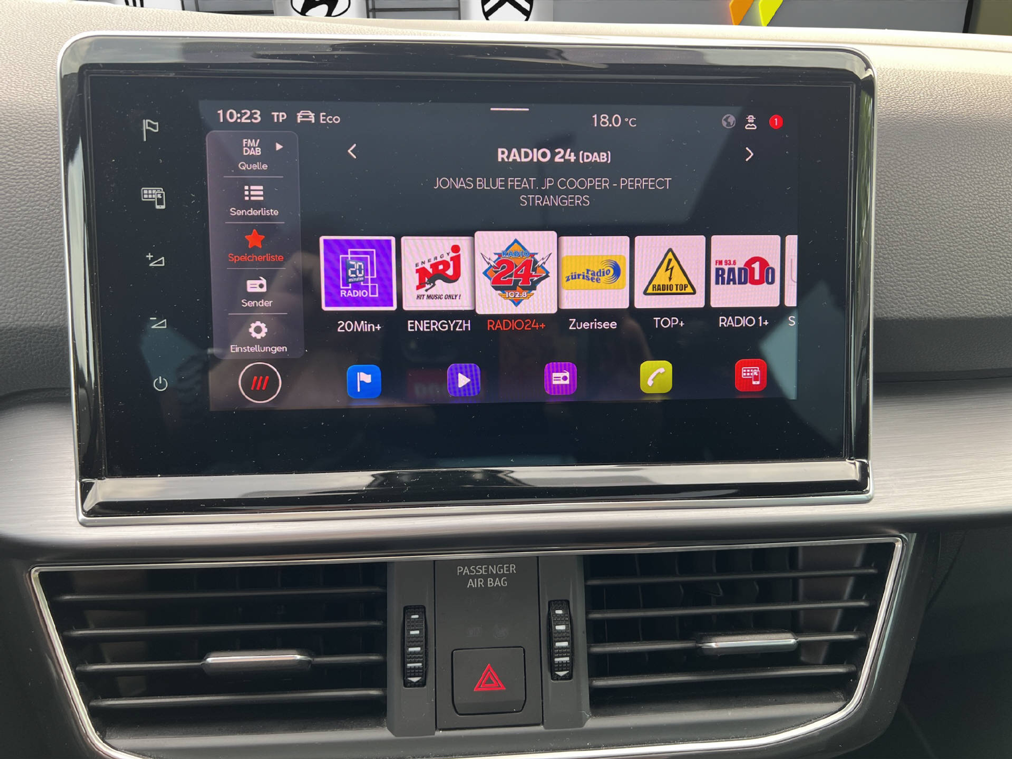 listing desktop thumbnail image 11