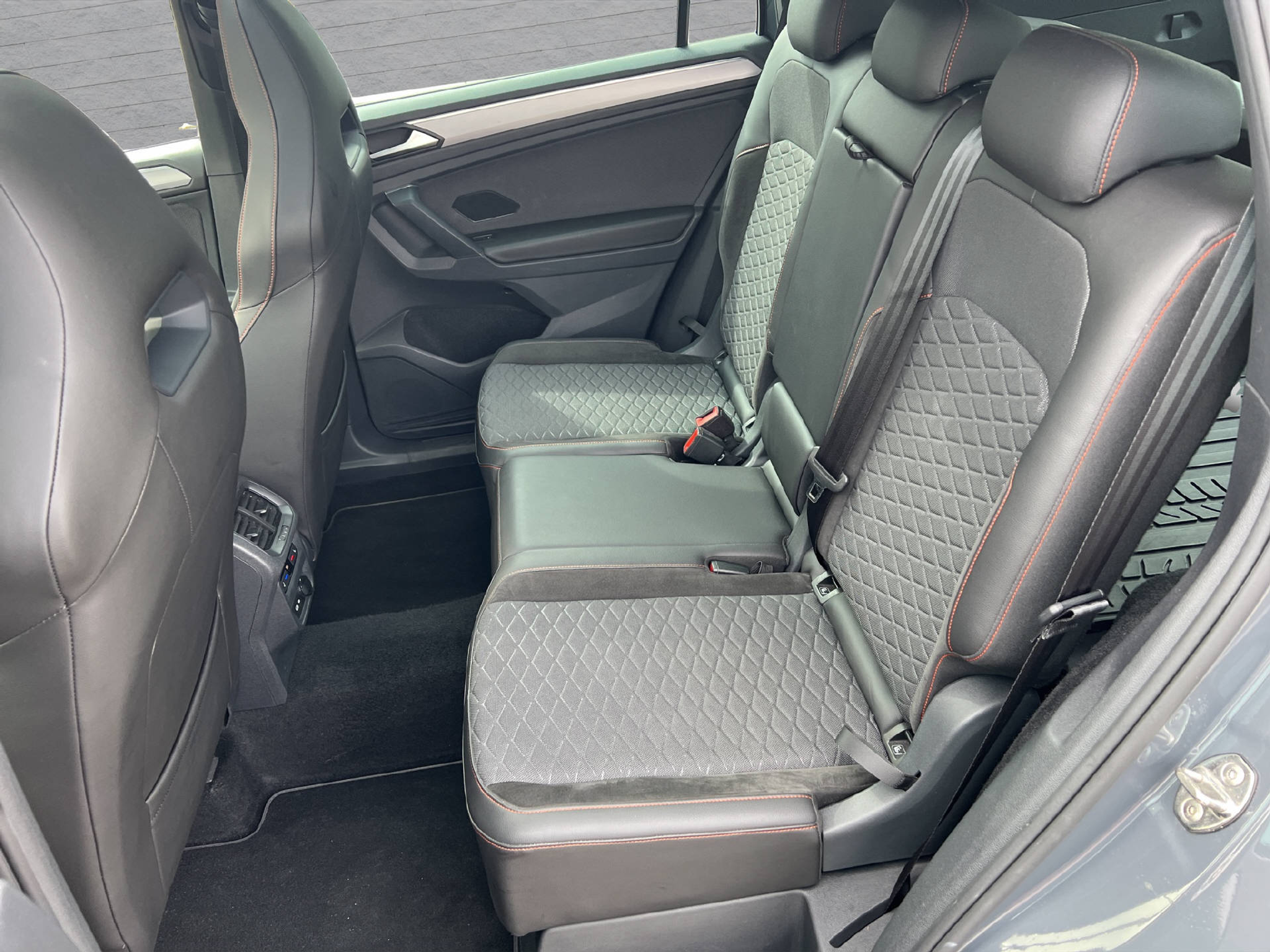 listing desktop thumbnail image 14