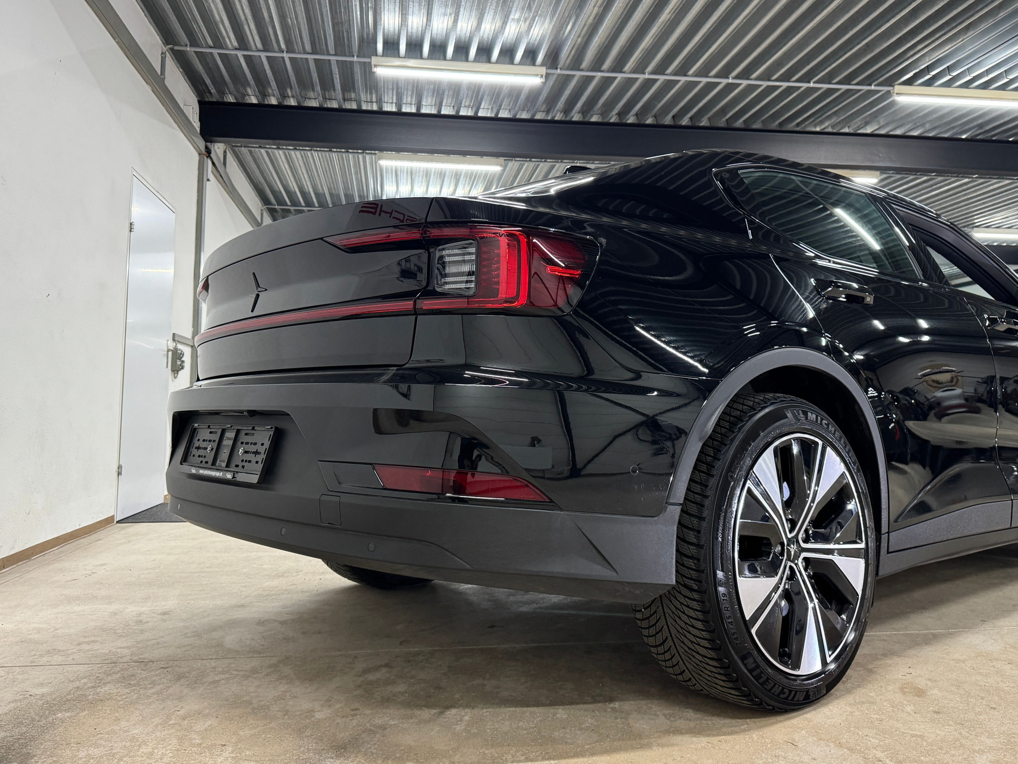 listing desktop thumbnail image 5