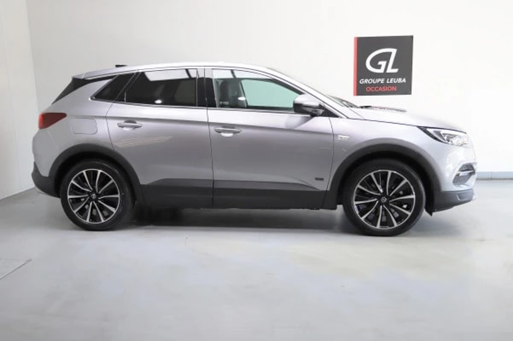 listing desktop thumbnail image 6