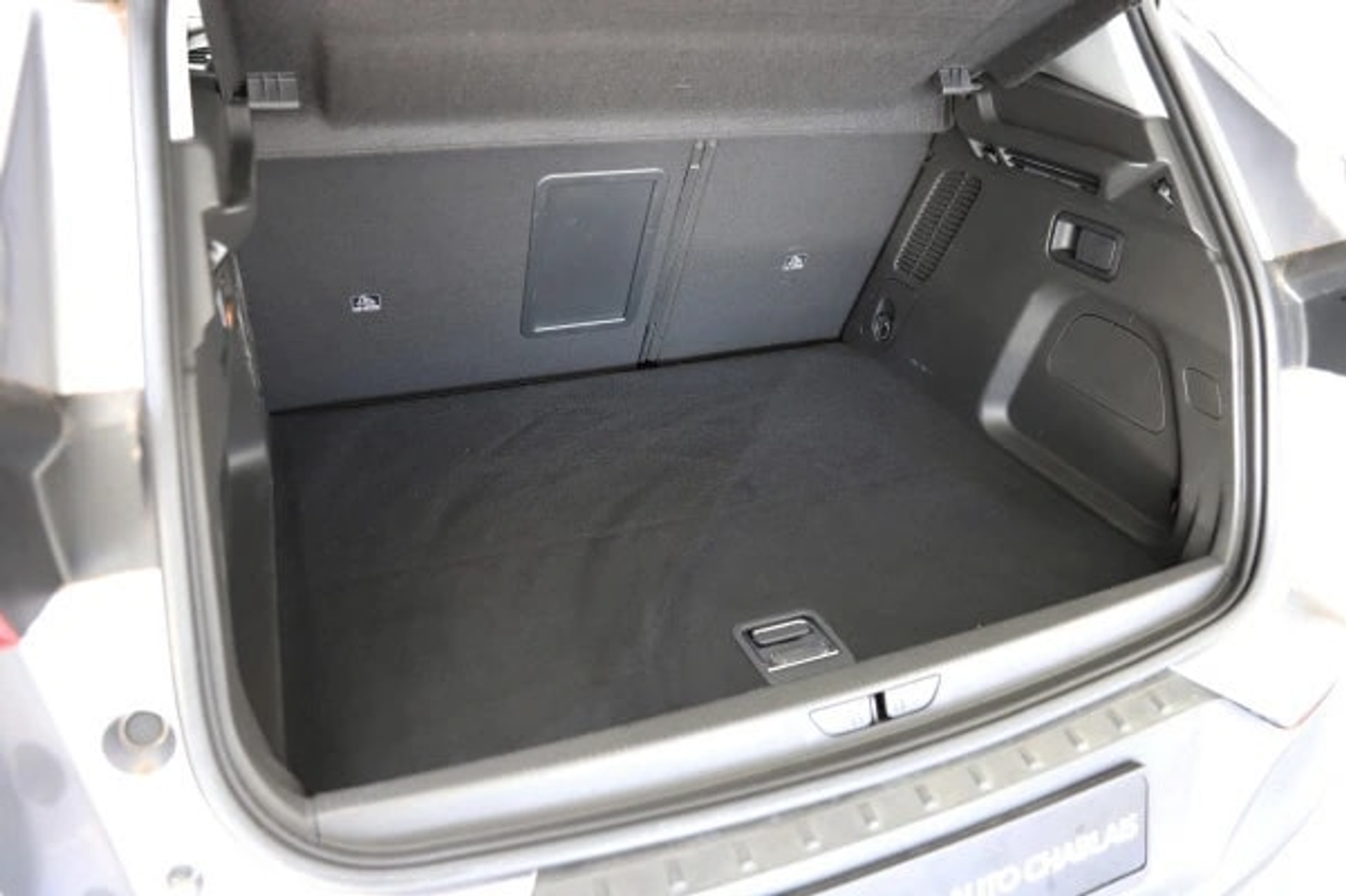 listing desktop thumbnail image 14