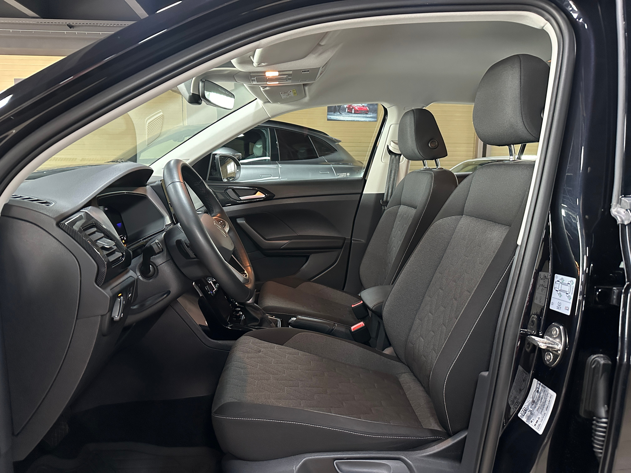 listing desktop thumbnail image 12