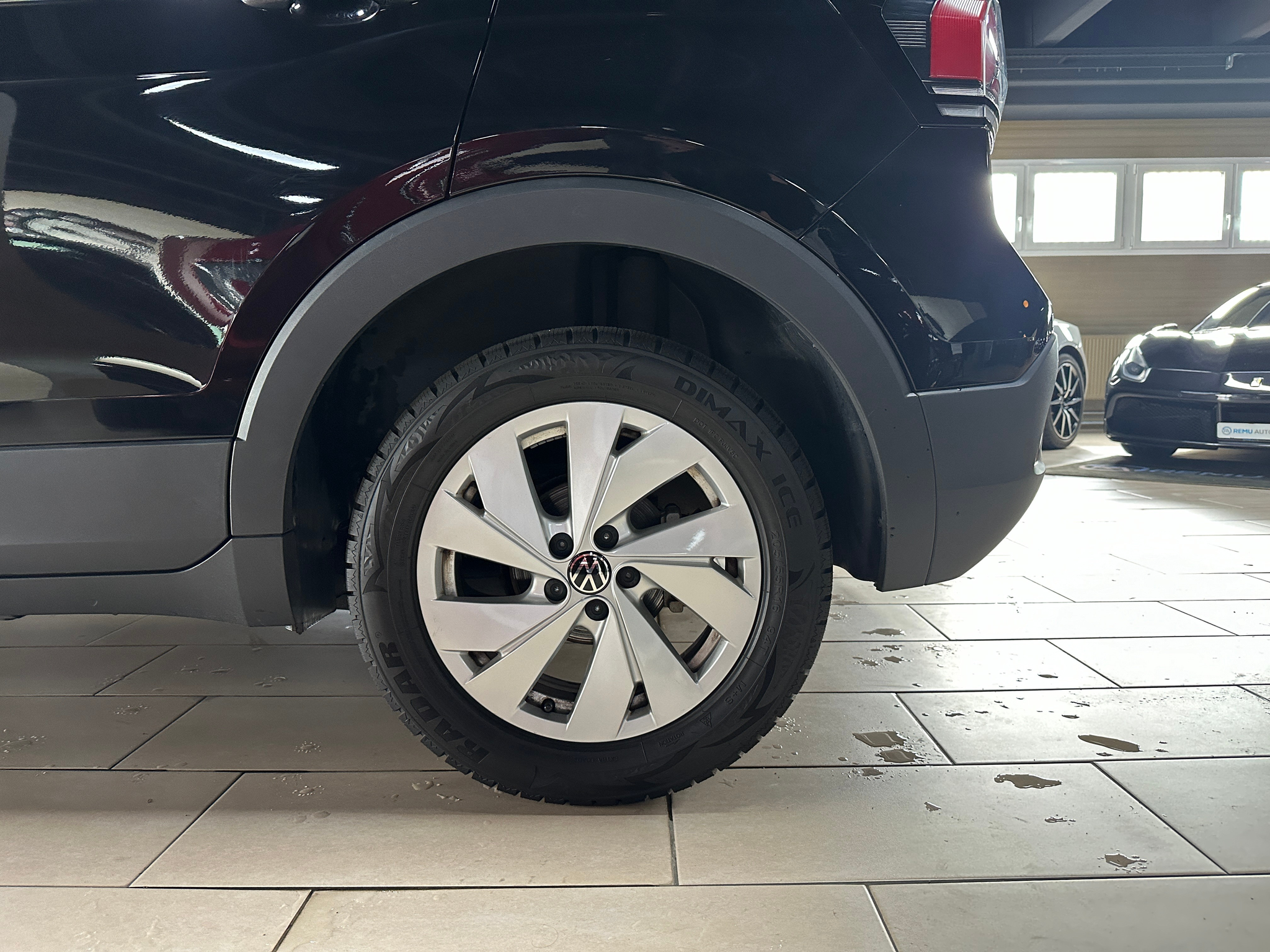 listing desktop thumbnail image 9