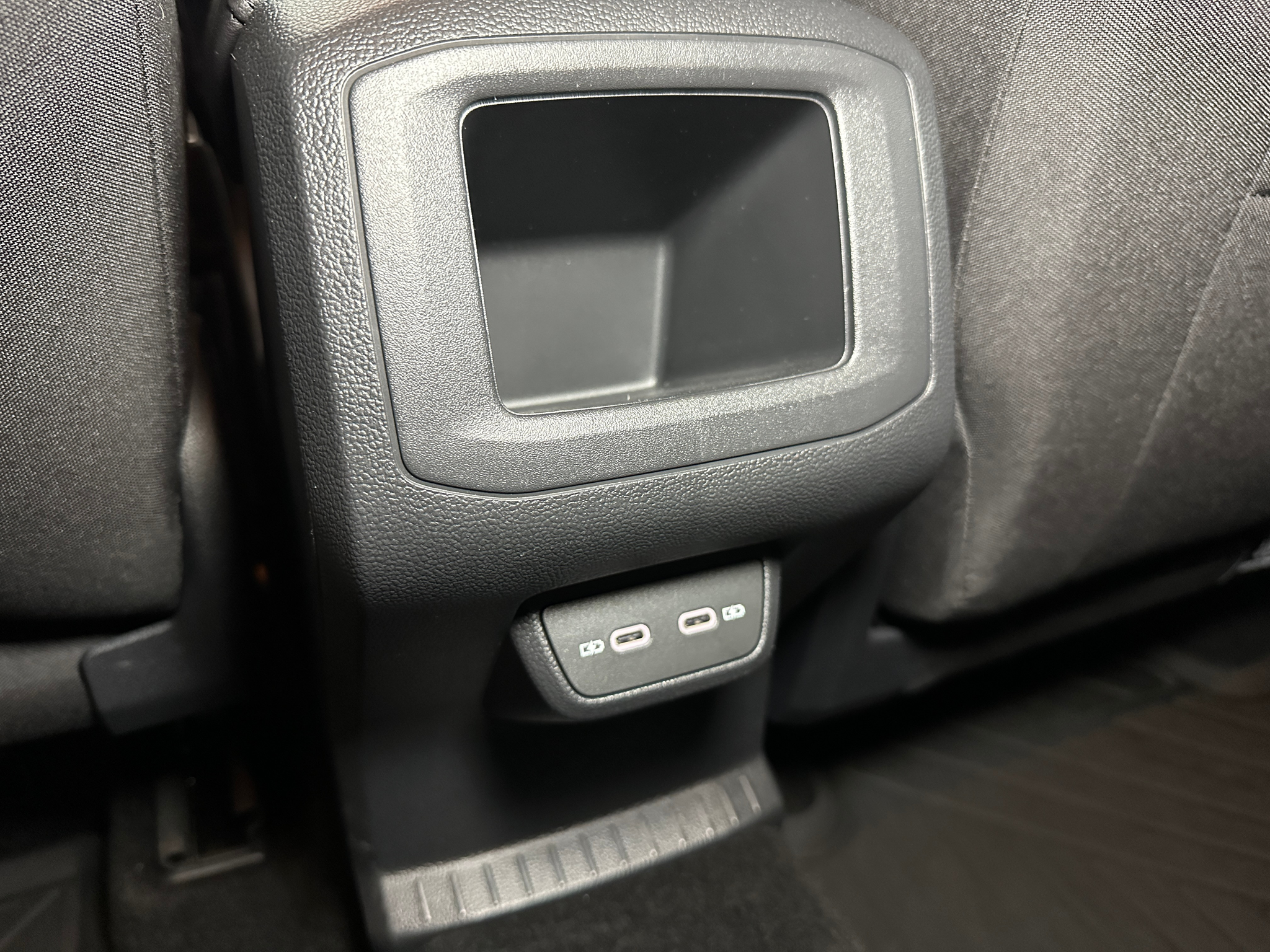 listing desktop thumbnail image 18