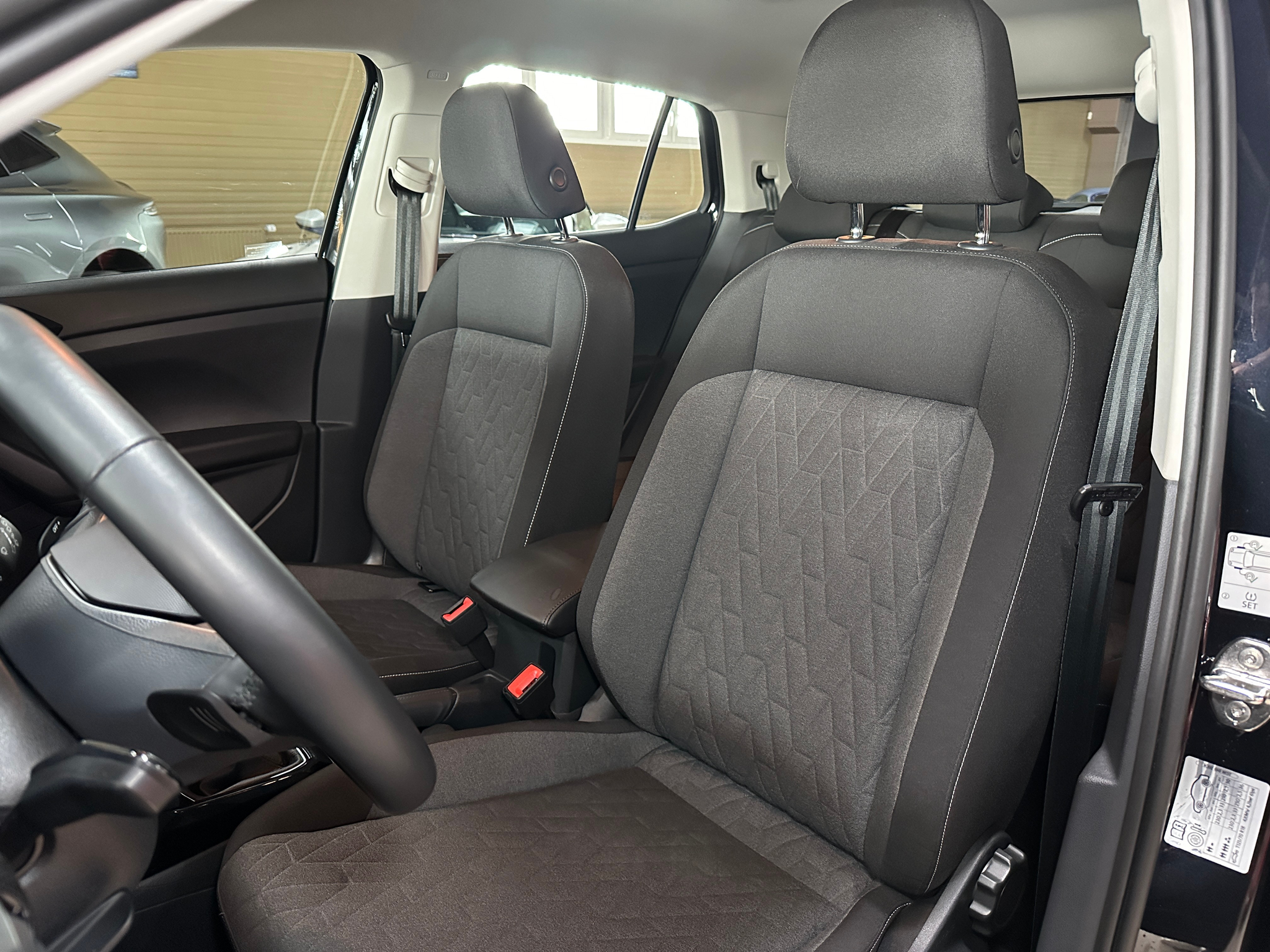 listing desktop thumbnail image 13