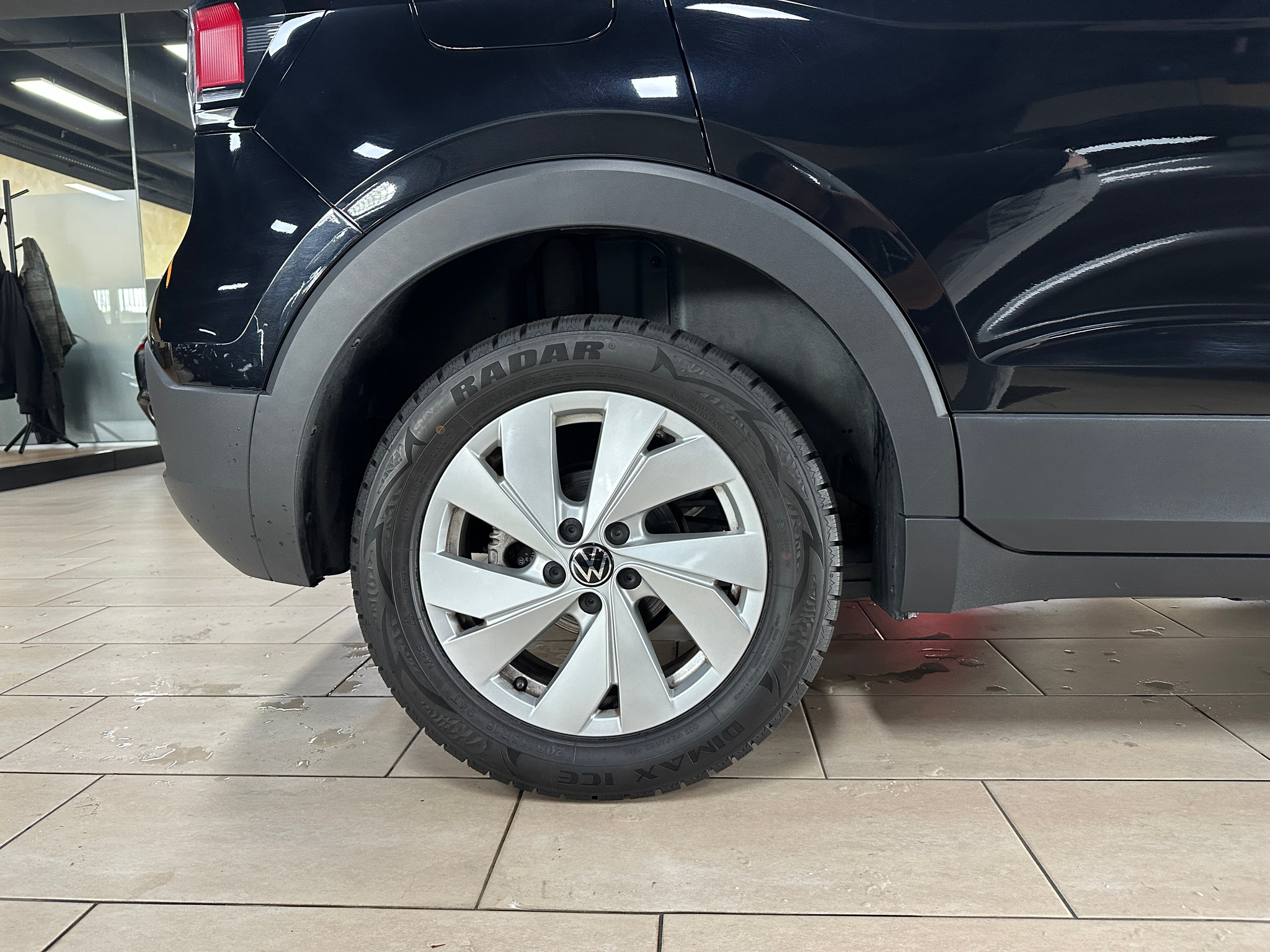 listing desktop thumbnail image 8