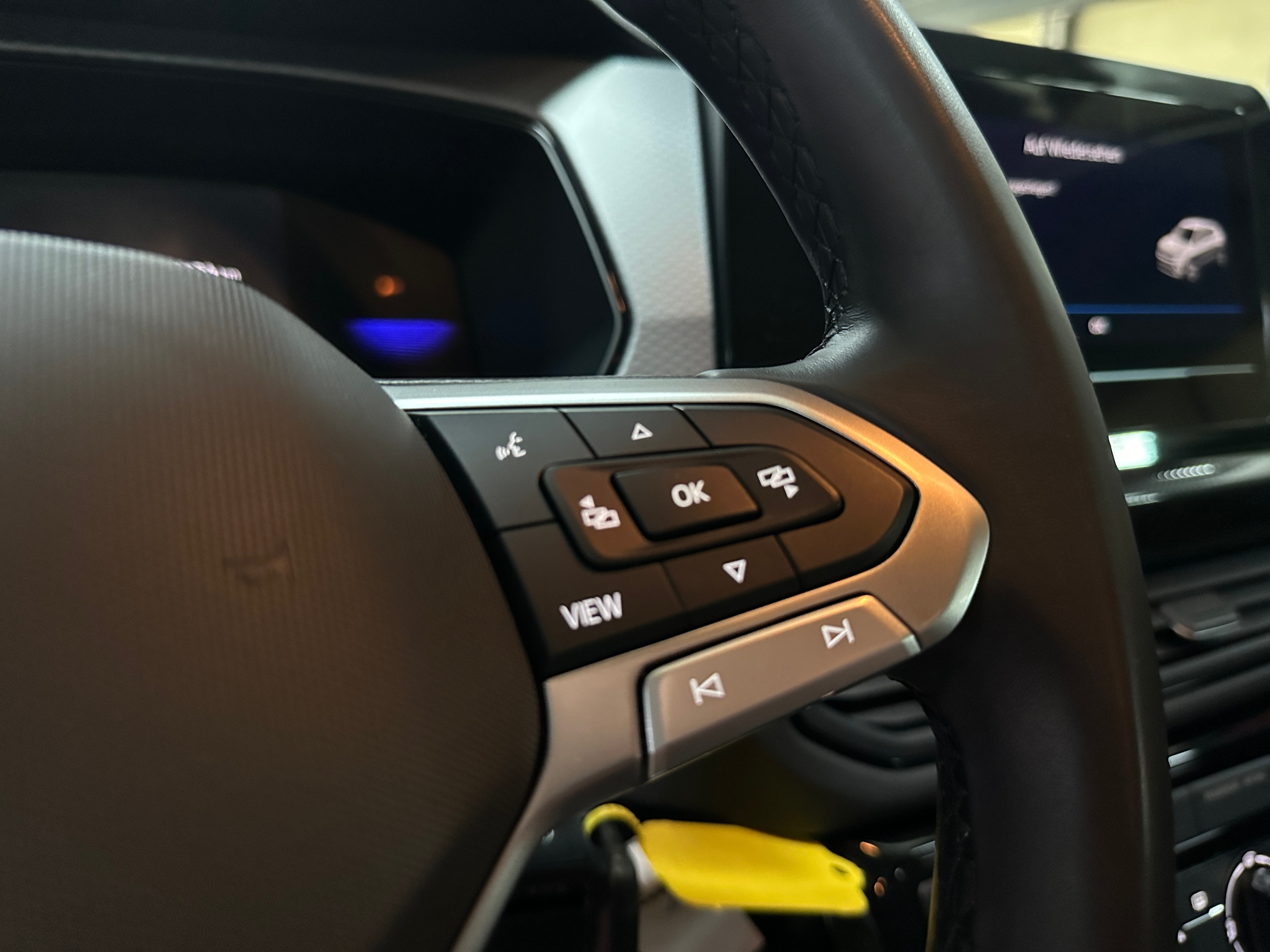 listing desktop thumbnail image 25