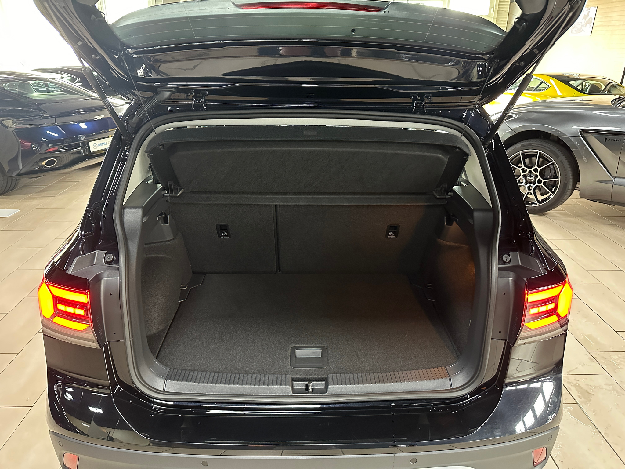 listing desktop thumbnail image 17