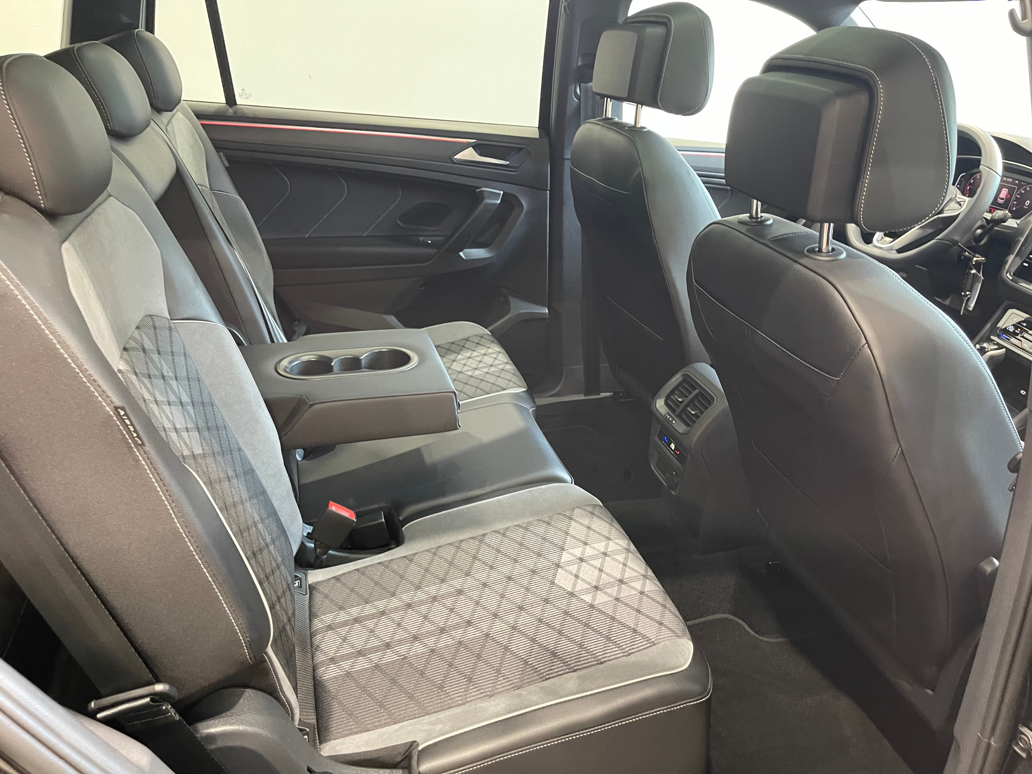 listing desktop thumbnail image 11