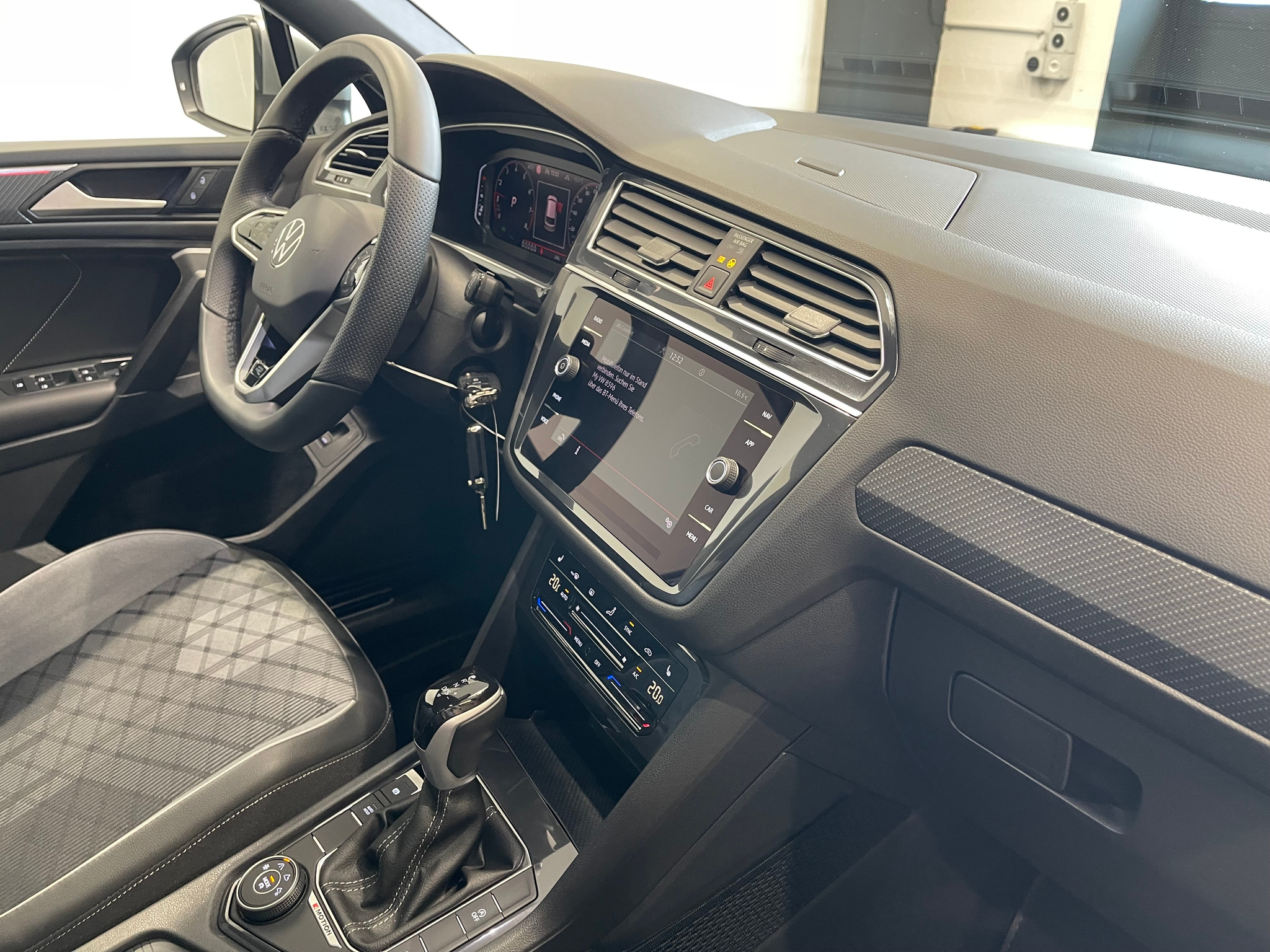 listing desktop thumbnail image 15