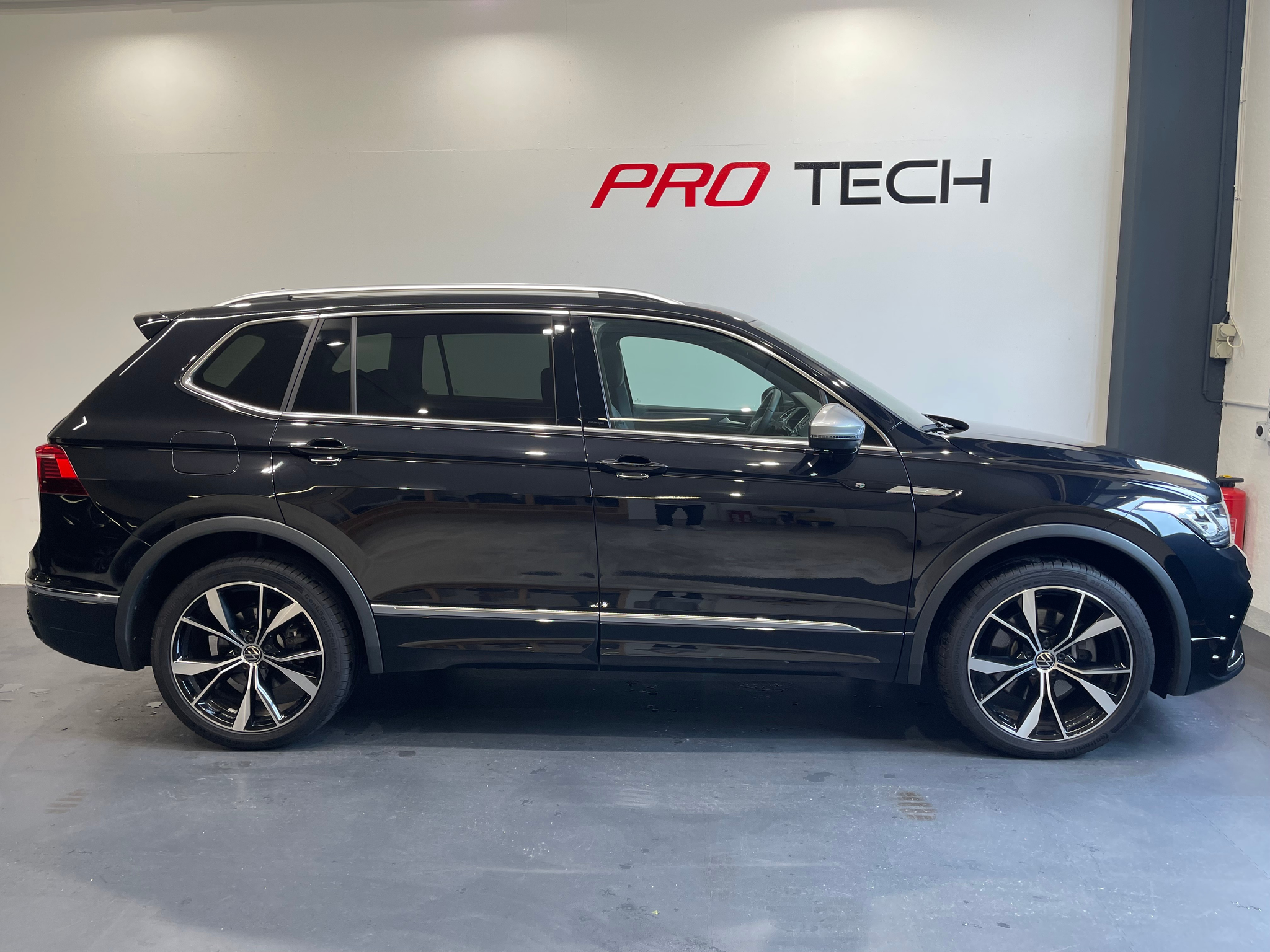 listing desktop thumbnail image 1