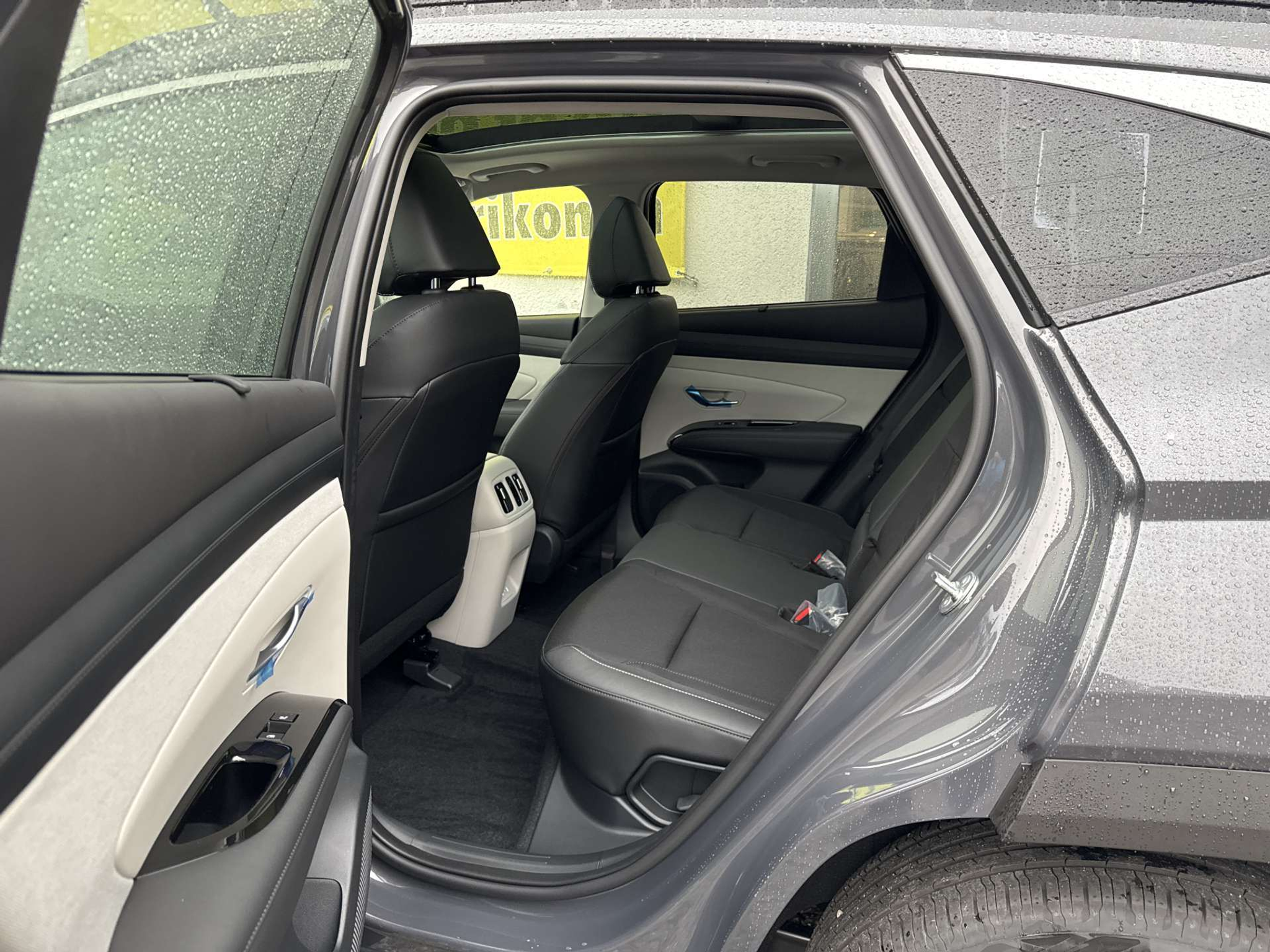 listing desktop thumbnail image 7