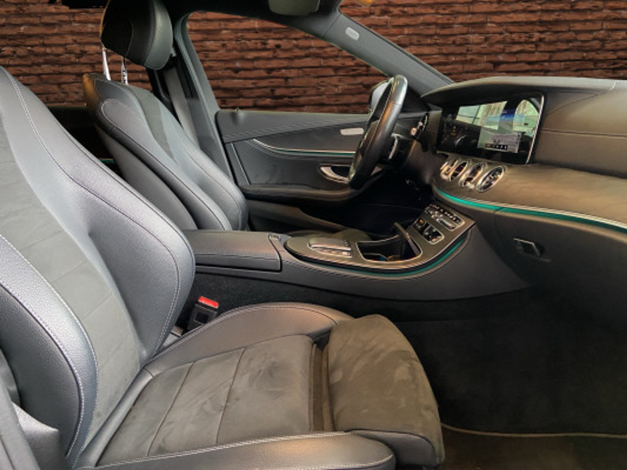 listing desktop thumbnail image 11