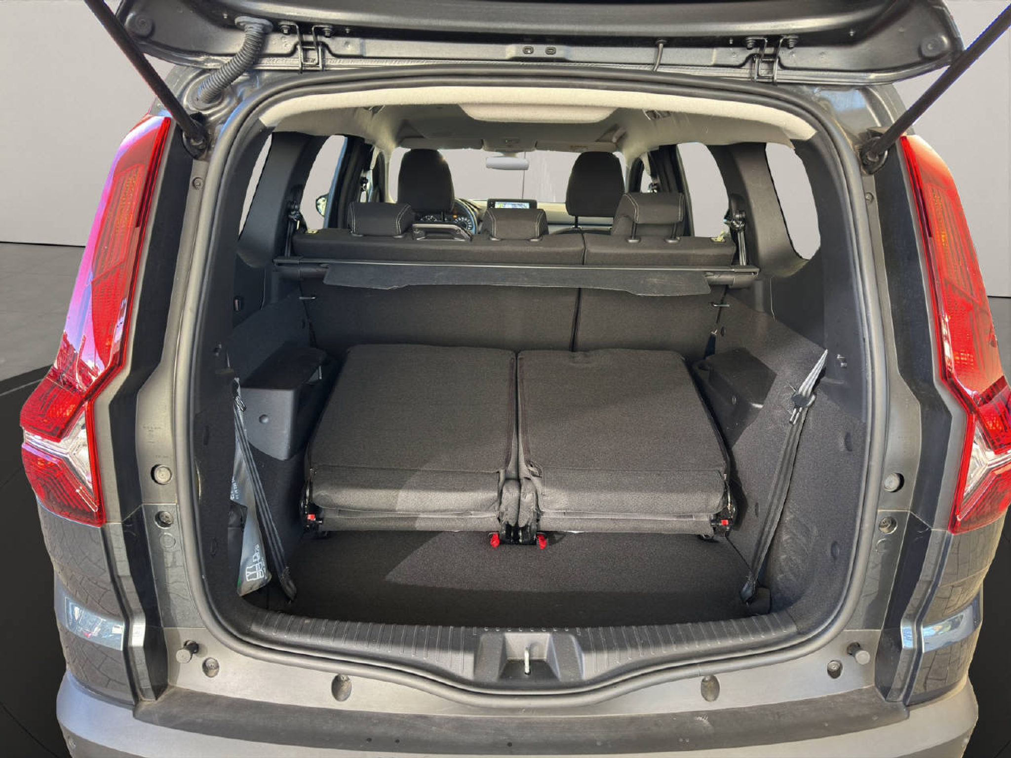 listing desktop thumbnail image 6