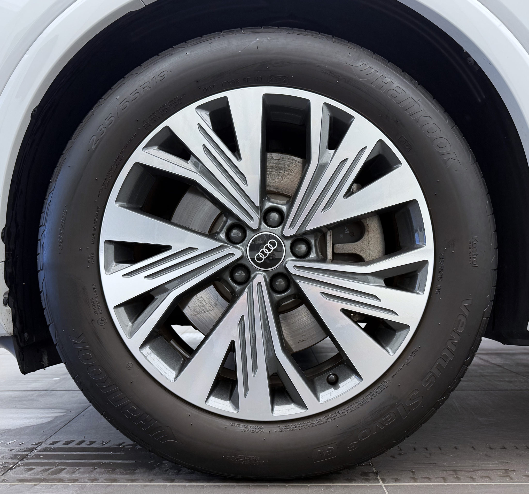 listing desktop thumbnail image 2