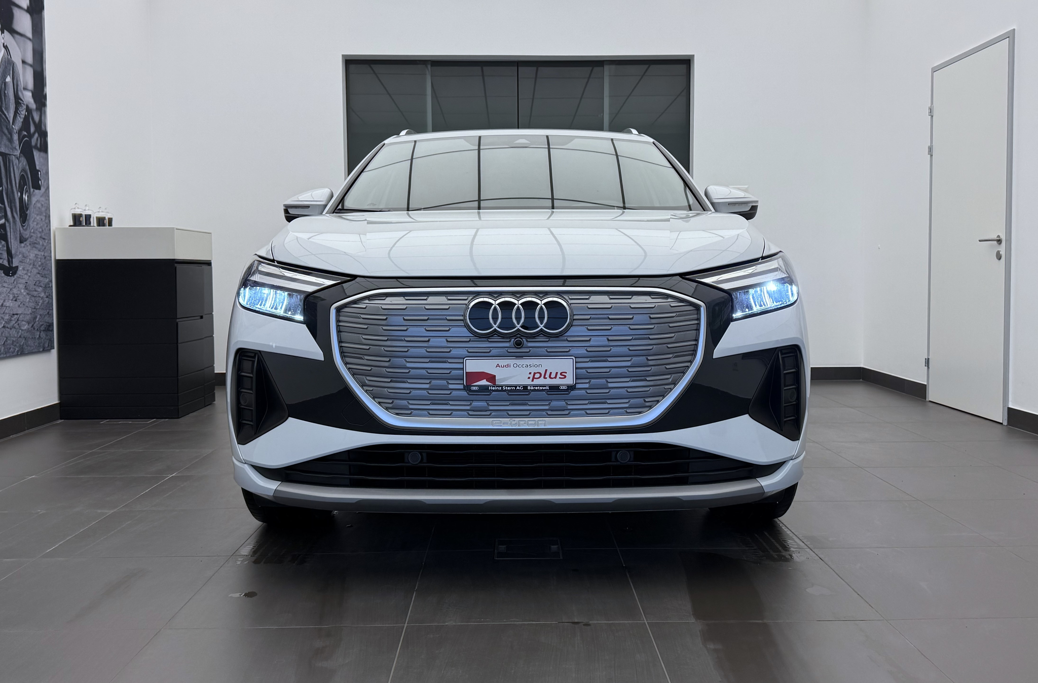 listing desktop thumbnail image 1