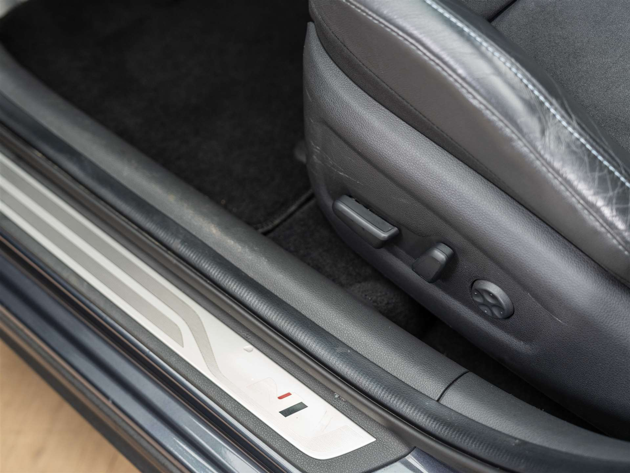 listing desktop thumbnail image 24